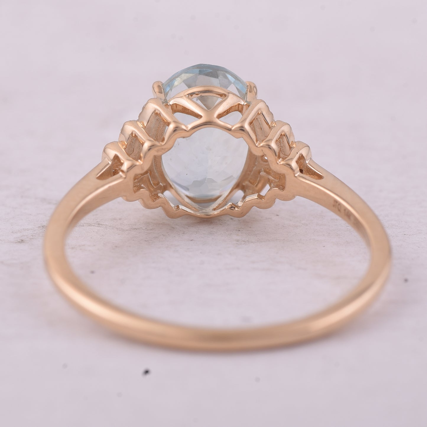 1.89 Ct Oval Mixed Cut Natural Aquamarine 14K Gold Ring