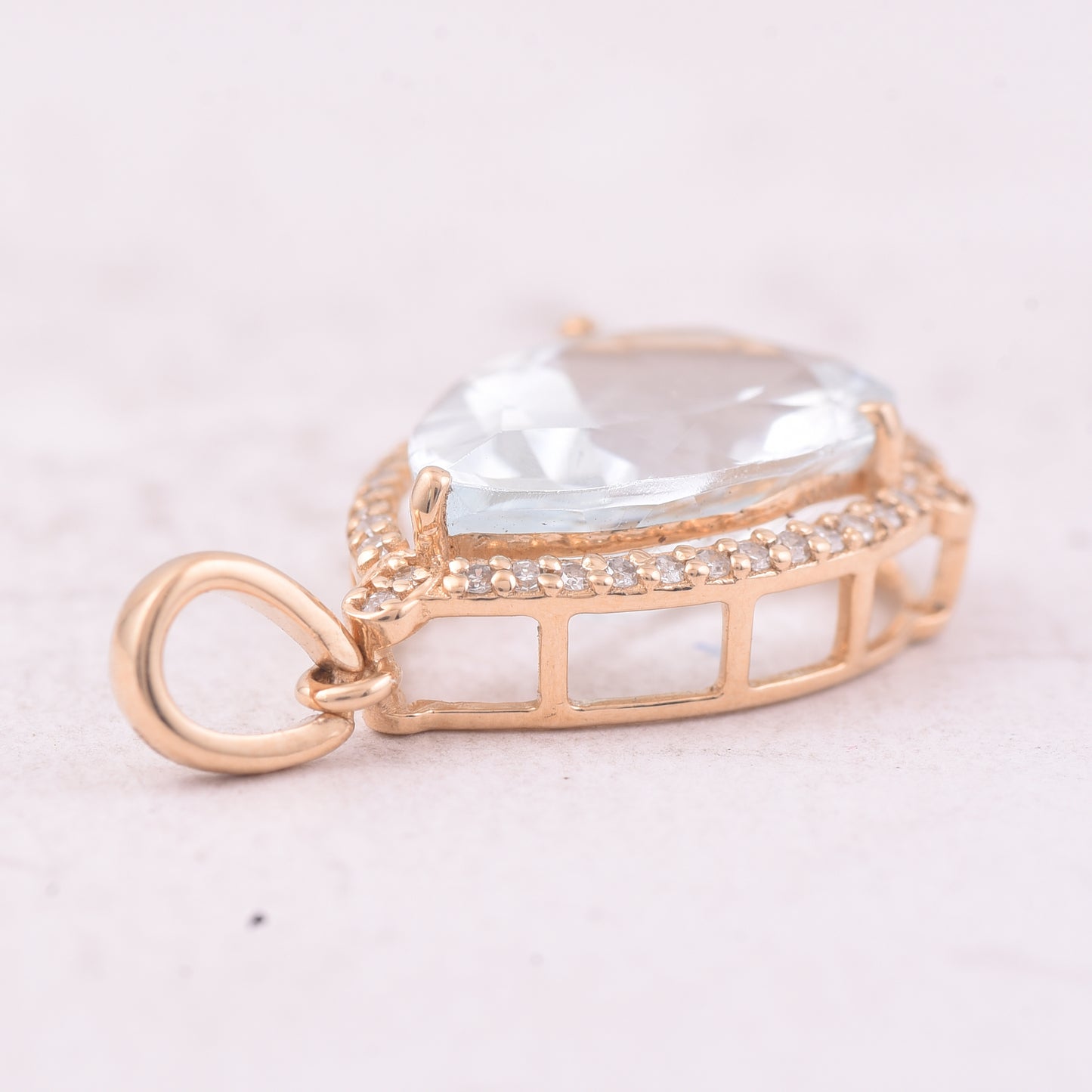 3.51 Ct Pear Mixed Cut Natural Aquamarine 14K Gold Pendant