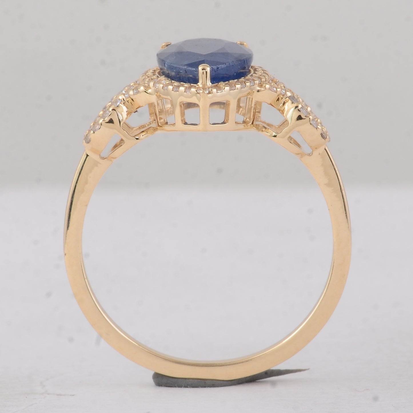 2.53 Ct Pear Sapphire 9K Gold Ring