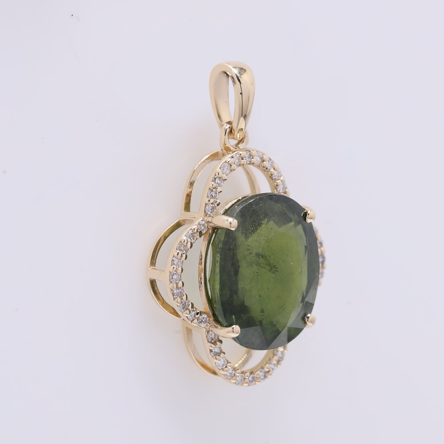 5.17 Ct Oval Mixed Cut Natural Green Sapphire 14K Gold Pendant