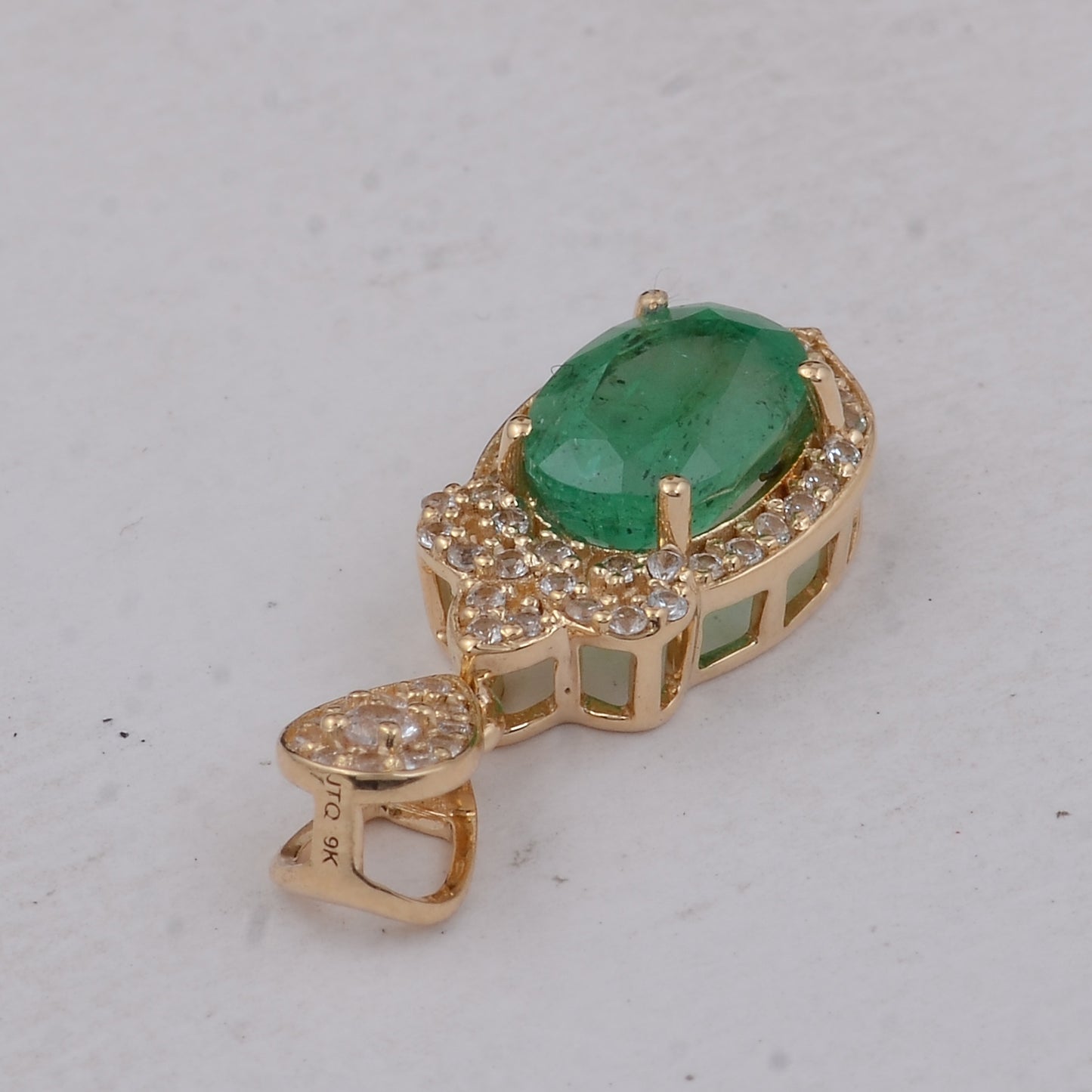 1.59 Ct Oval Emerald 9K Gold Pendant