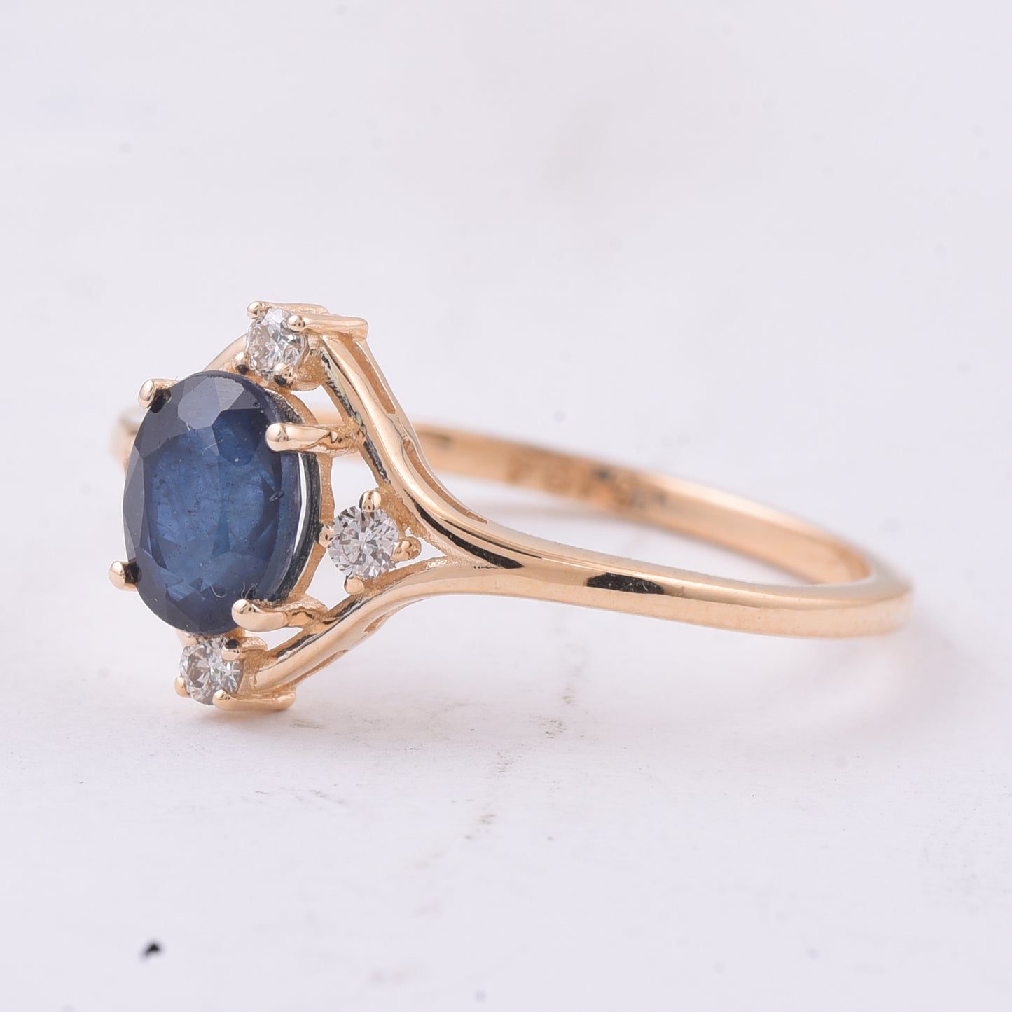 1.27 Ct Oval Natural Sapphire 14K Gold Ring