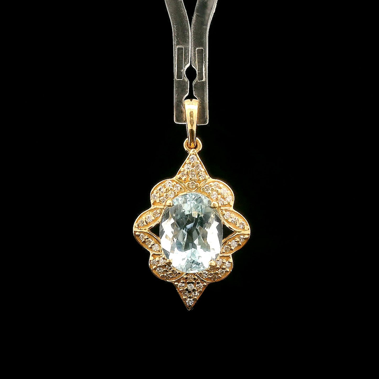 2.26 Ct Oval Mixed Cut Natural Aquamarine 14K Gold Pendant