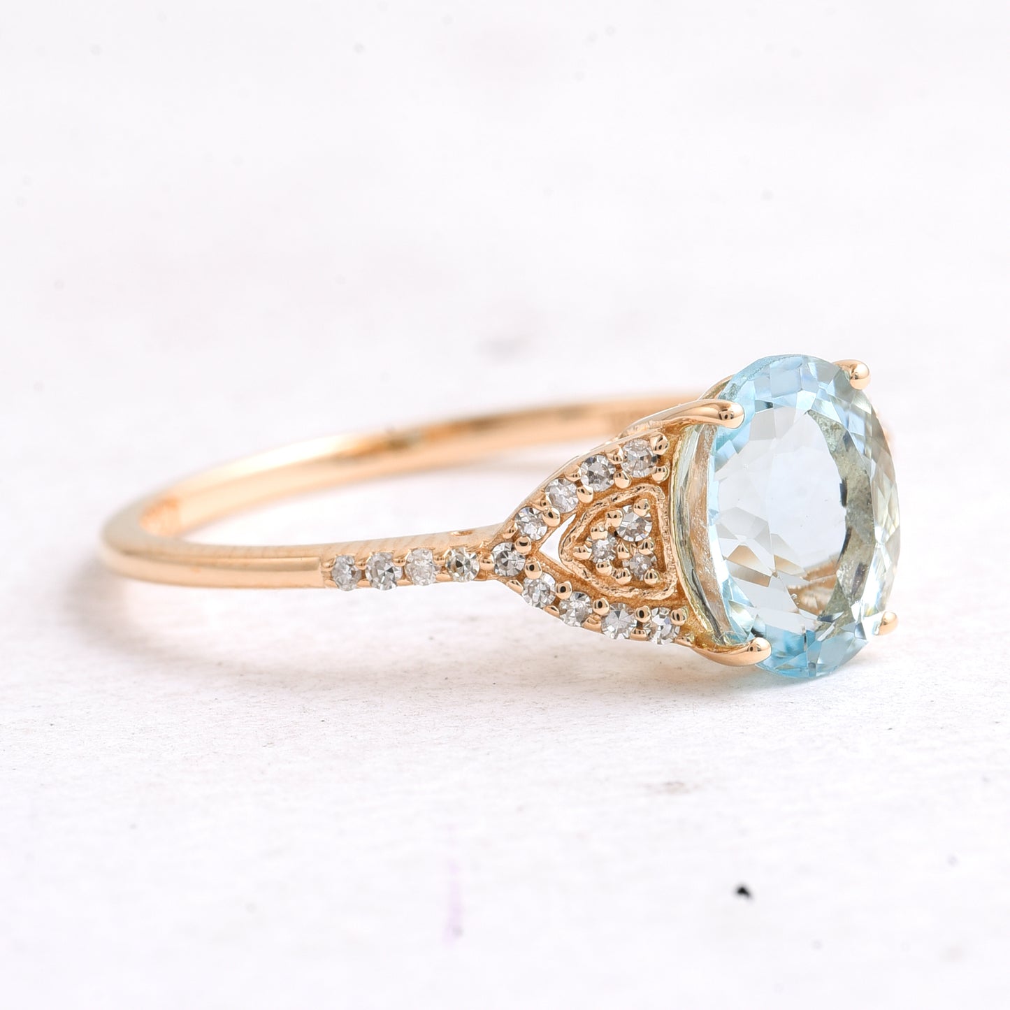 1.39 Ct Oval Mixed Cut Natural Aquamarine 14K Gold Ring