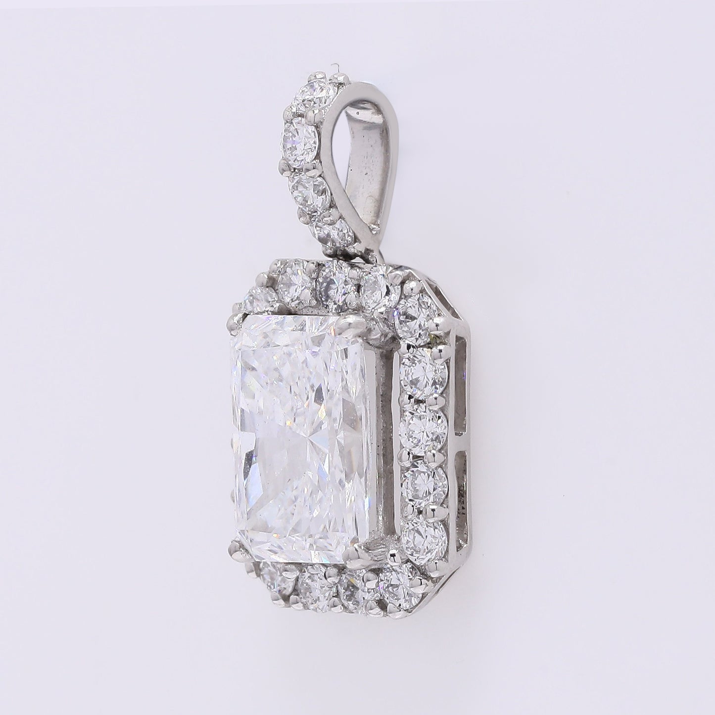 2.60 Carats Lab Grown Diamond 950 Platinum Pendant