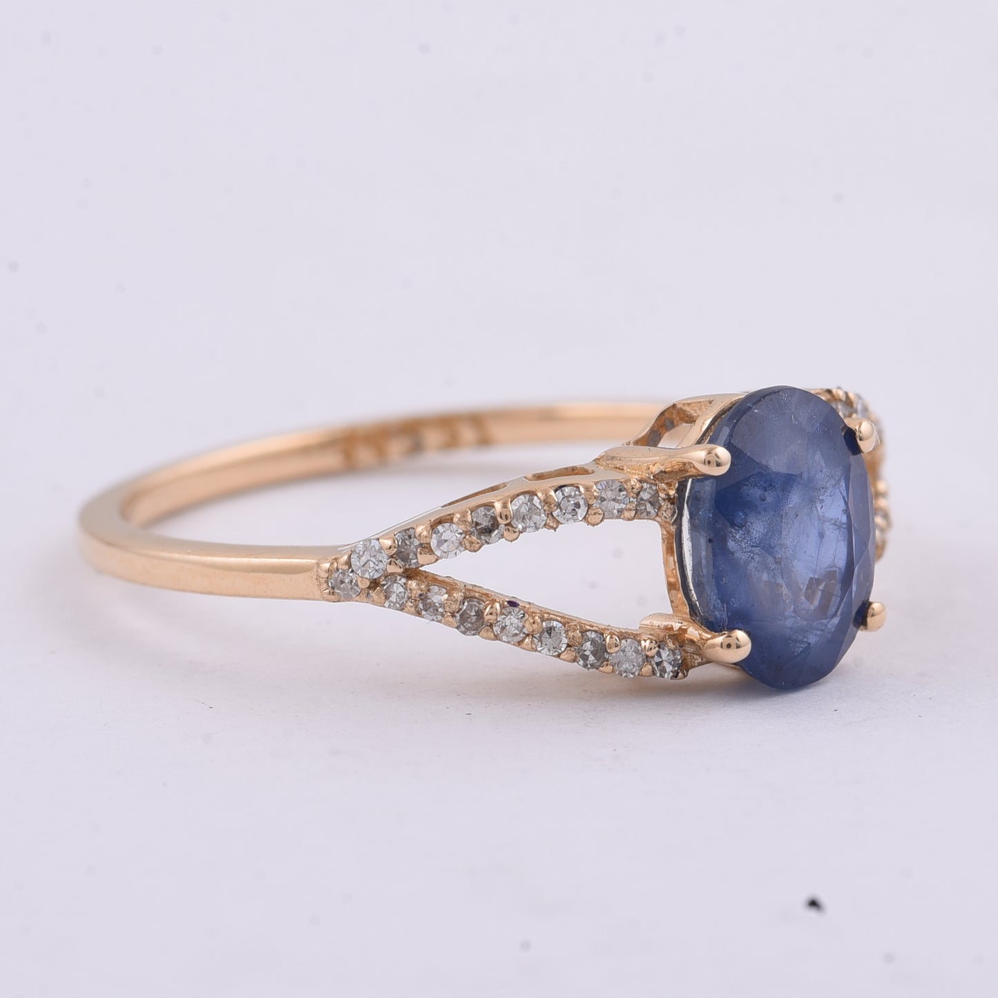 1.87 Ct Oval Natural Sapphire 14K Gold Ring