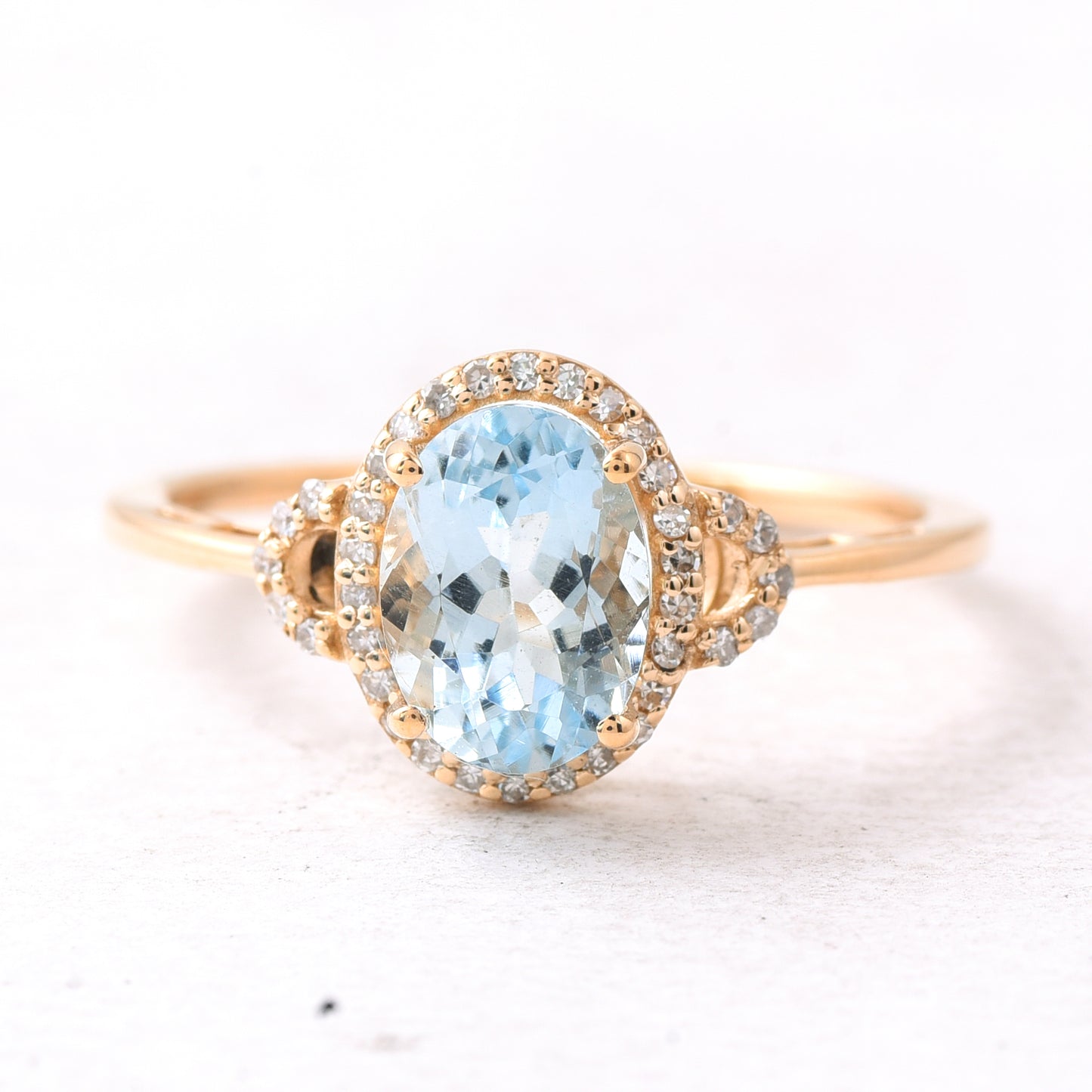 1.49 Ct Oval Mixed Cut Natural Aquamarine 14K Gold Ring