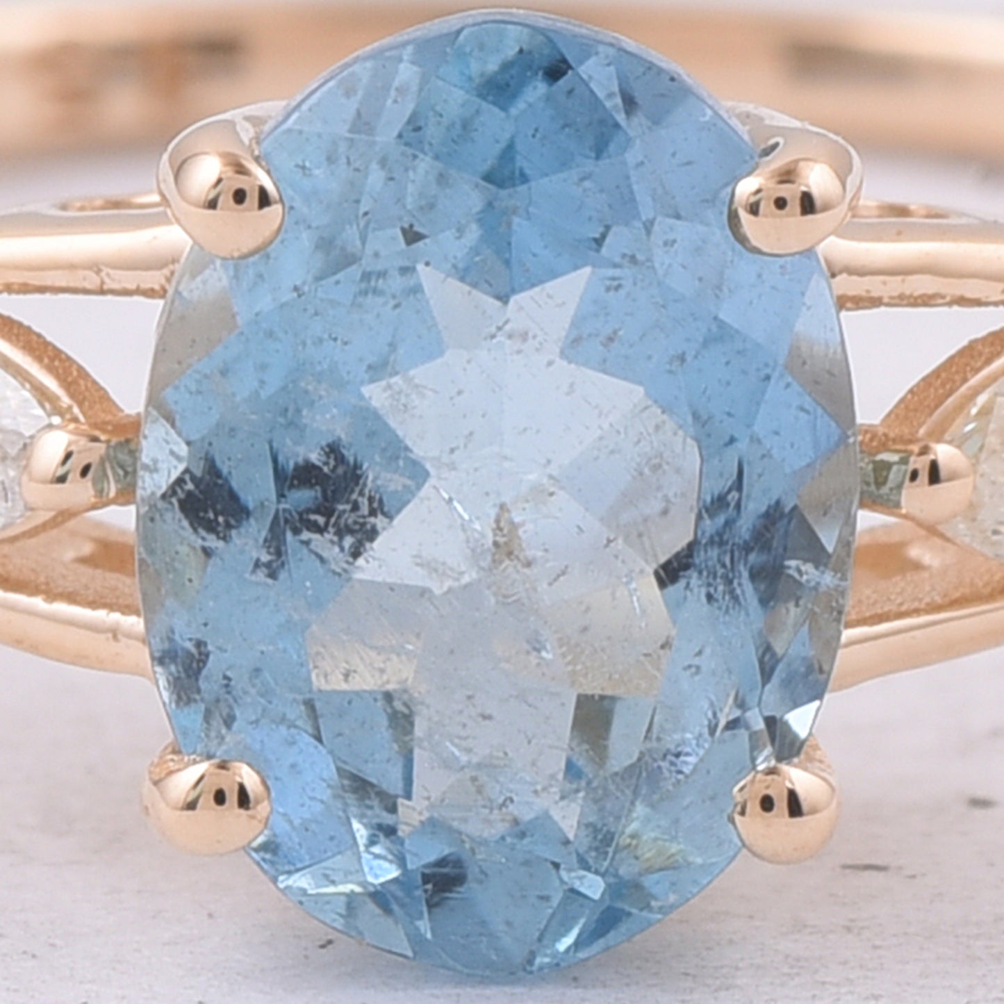 1.26 Ct Oval Natural Aquamarine 14K Gold Ring