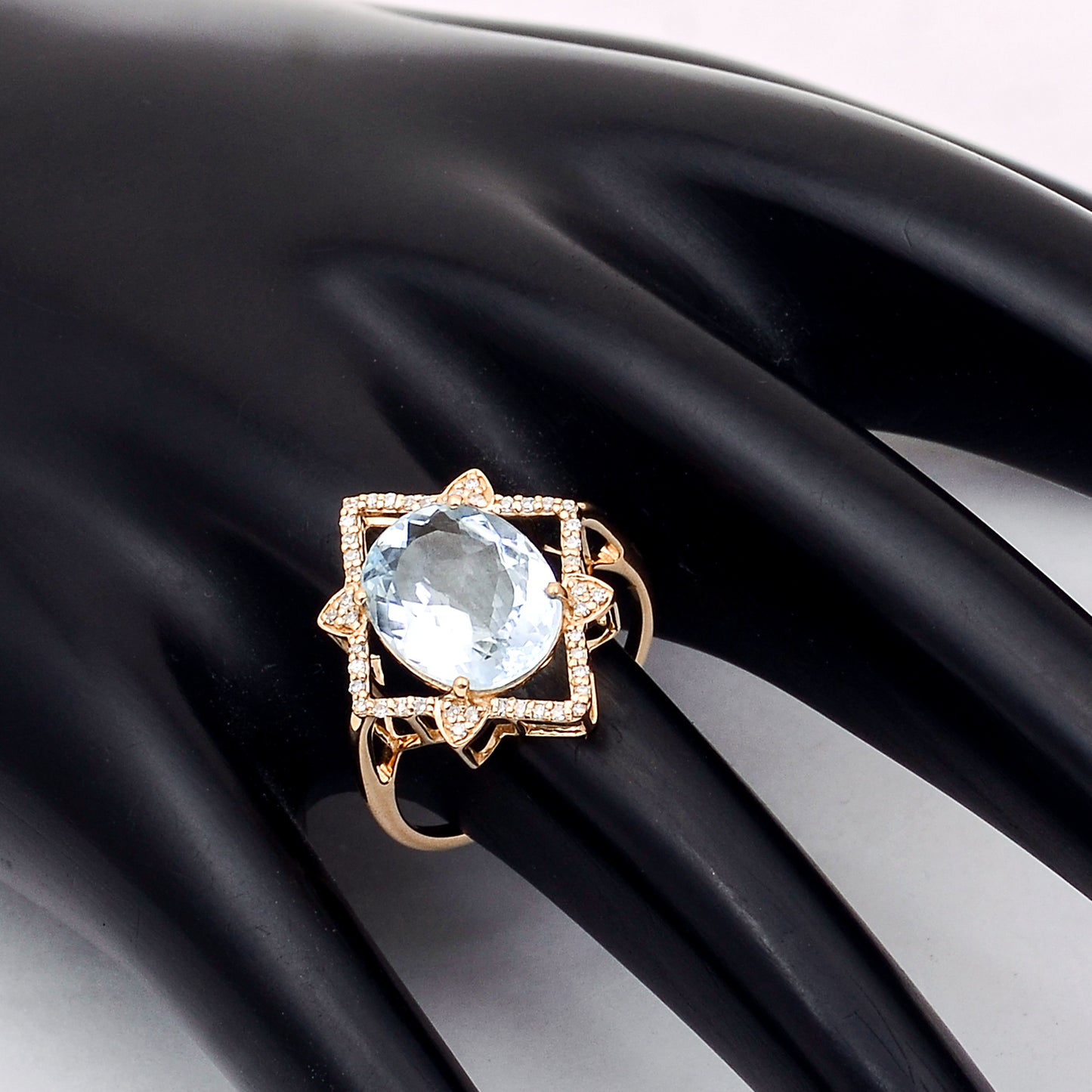 3.13 Ct Oval Natural Aquamarine 14K Gold Ring