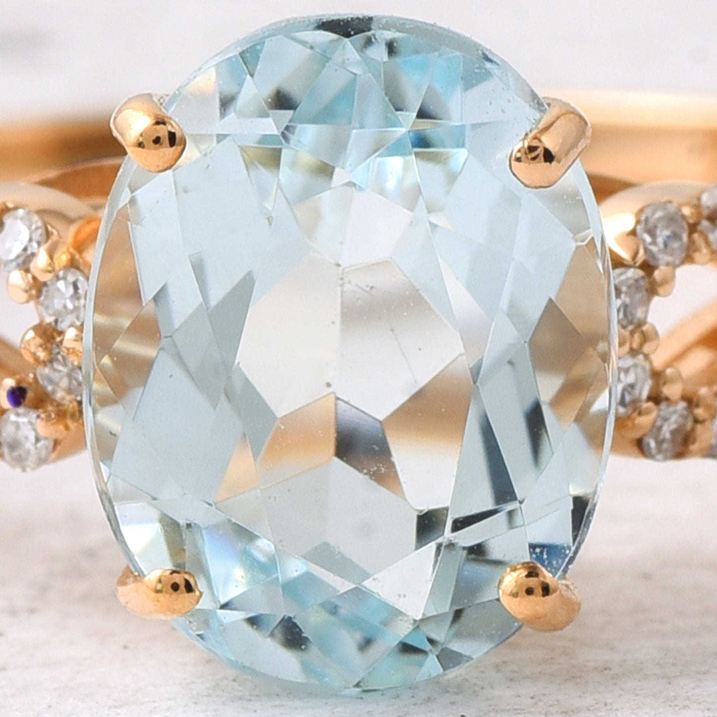 2.06 Ct Oval Mixed Cut Natural Aquamarine 14K Gold Ring
