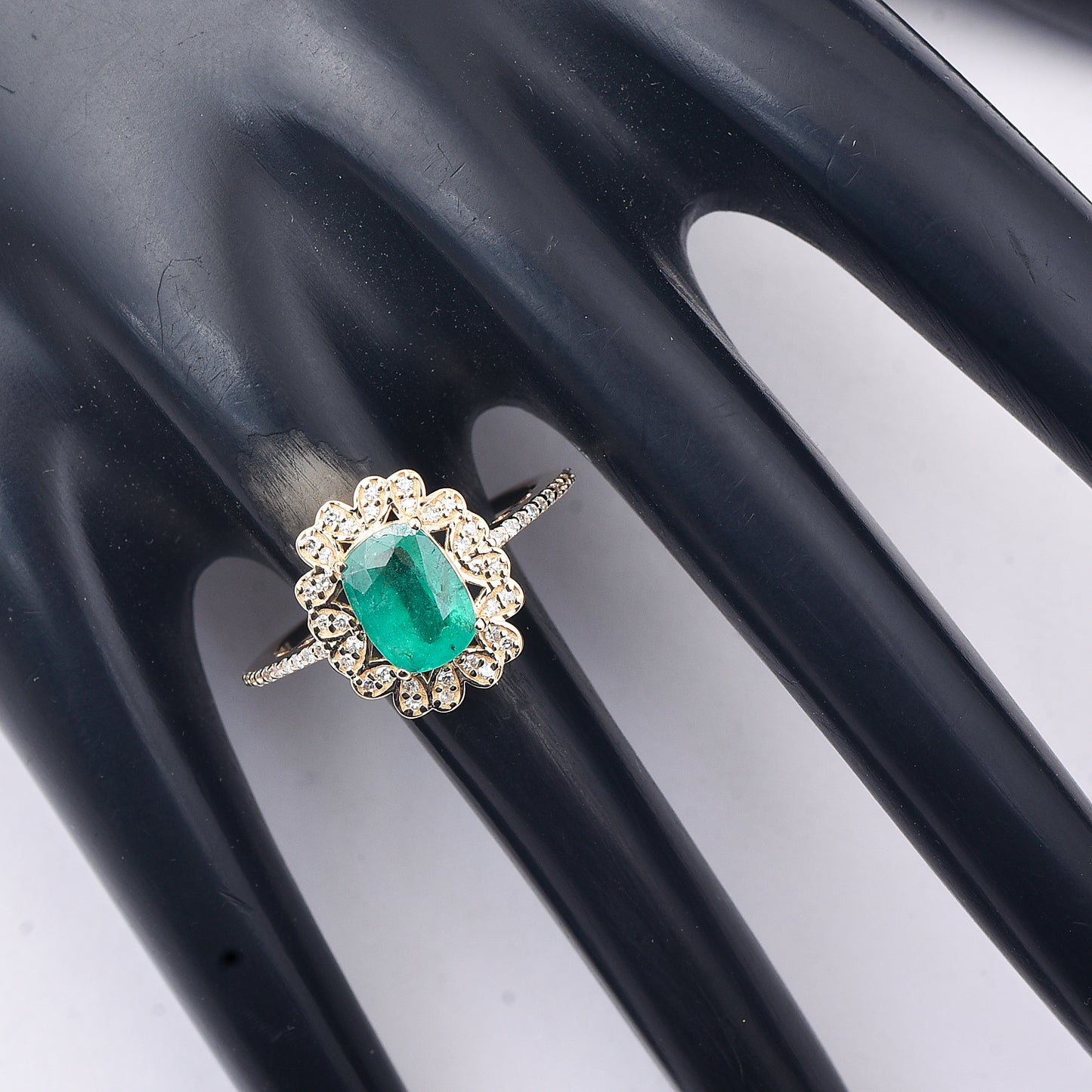1.41 Ct Cushion Mixed Cut Natural Emerald 14K Gold Ring