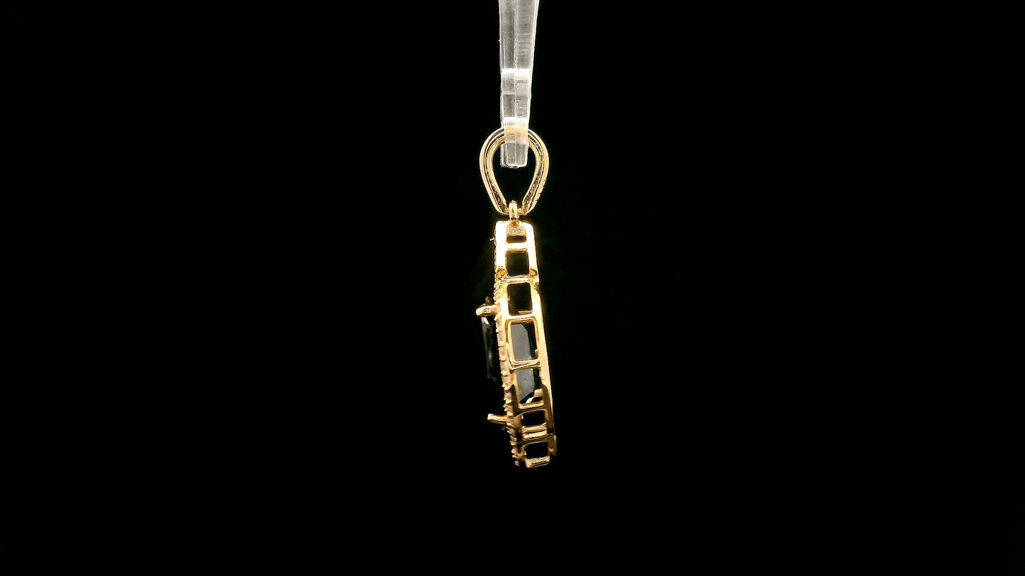 3.14 Ct Oval Natural Sapphire 14K Gold Pendant