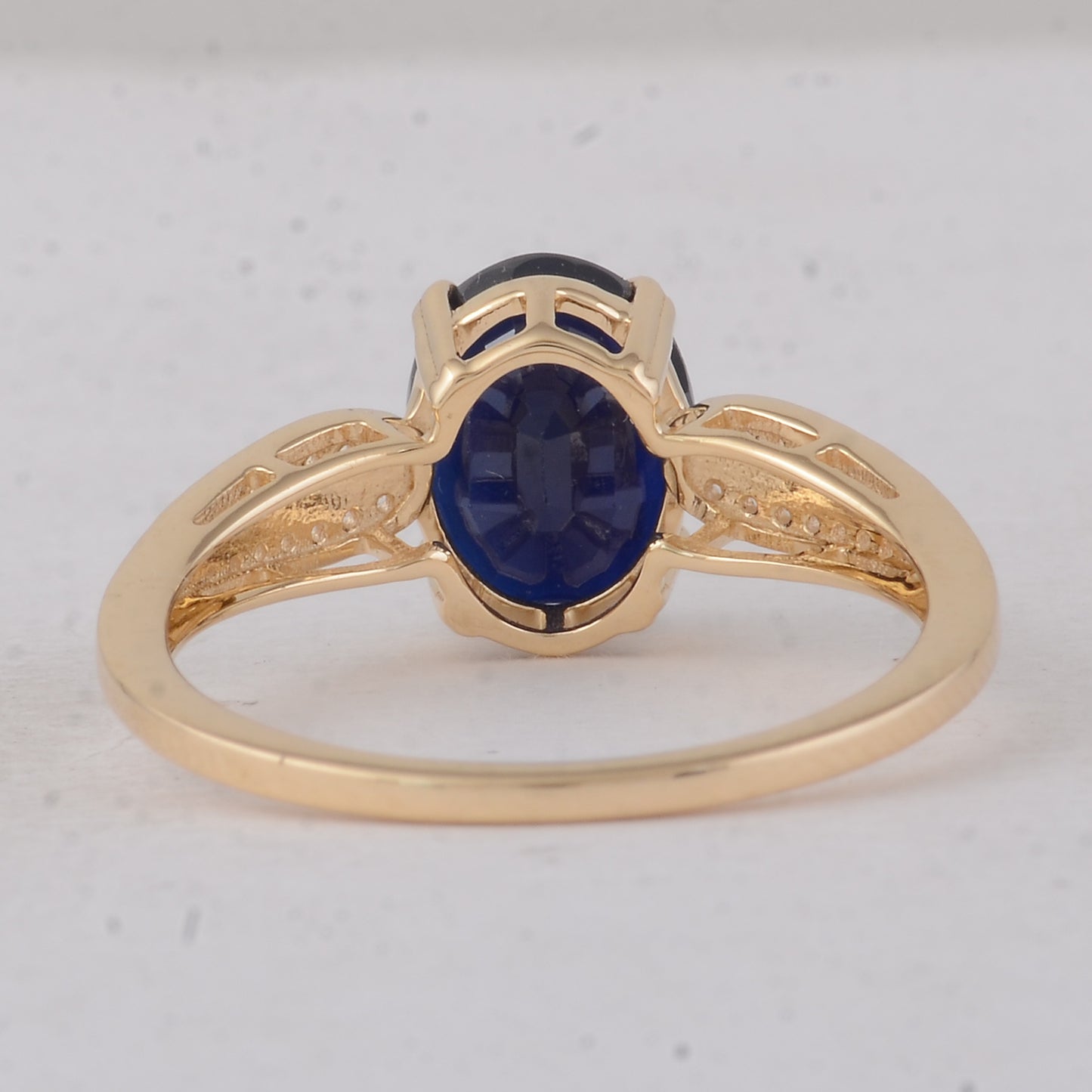 2.75 Ct Oval Sapphire 9K Gold Ring