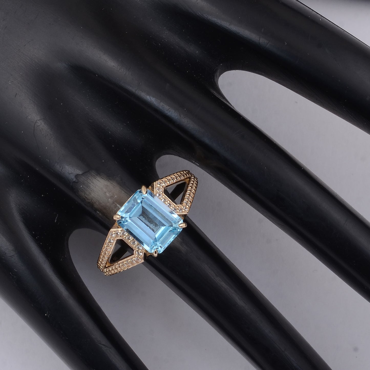 3.04 Ct Octagon Blue Topaz 9K Gold Ring