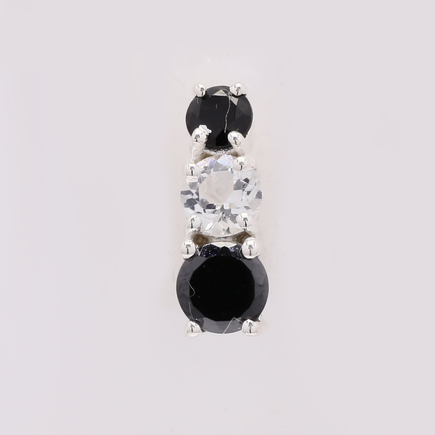 0.91 Ct Round Black Spinel 925 Silver Pendant