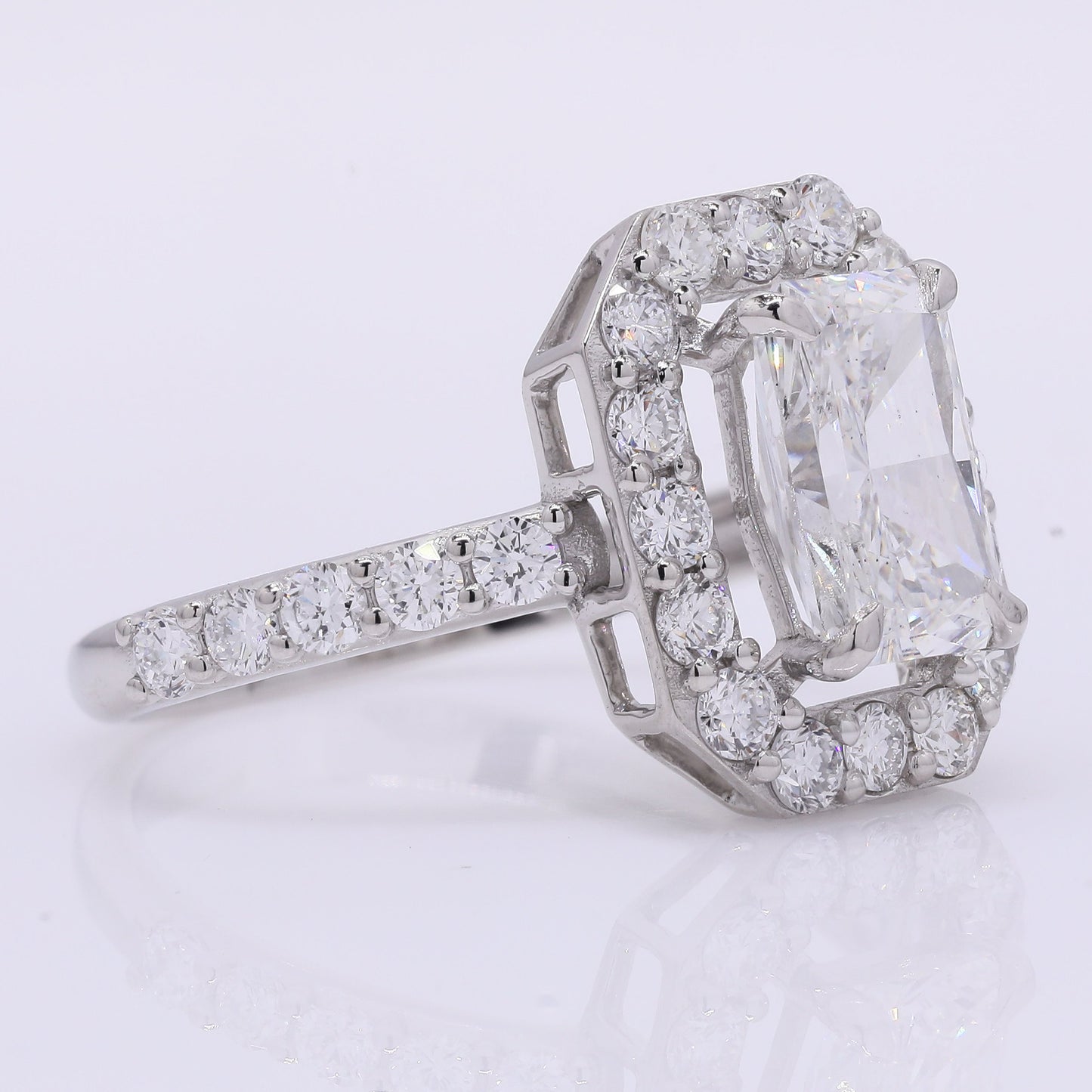 2.70 Carats Lab Grown Diamond 950 Platinum Ring