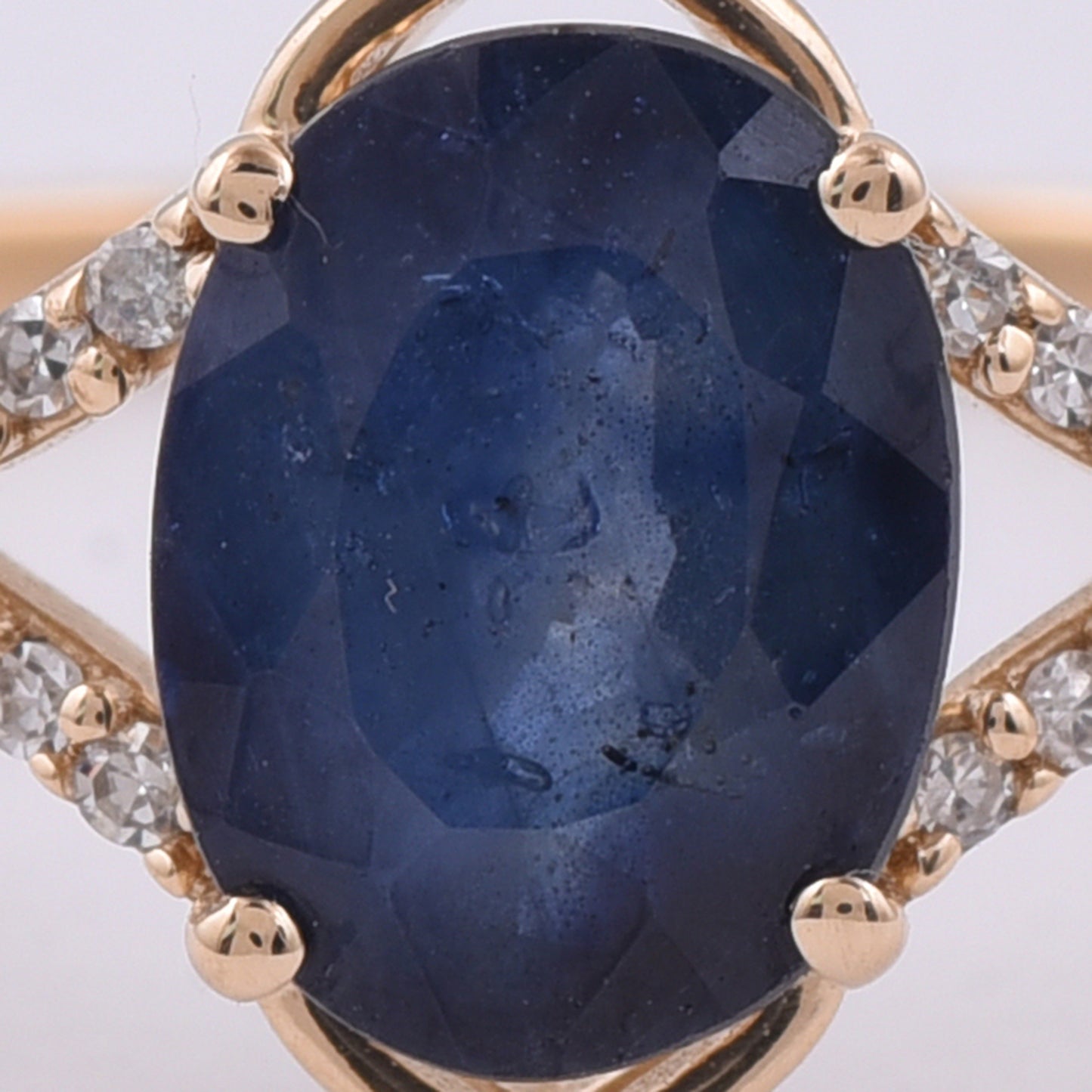 1.37 Ct Oval Natural Sapphire 14K Gold Ring