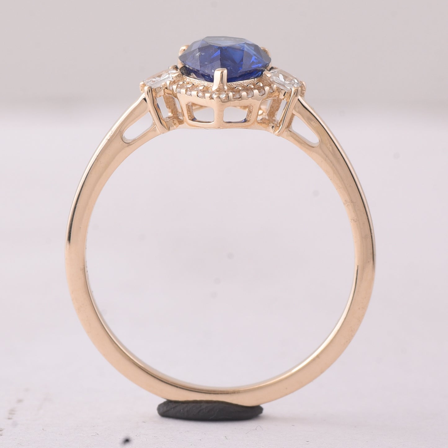 1.42 Ct Pear Sapphire 9K Gold Ring