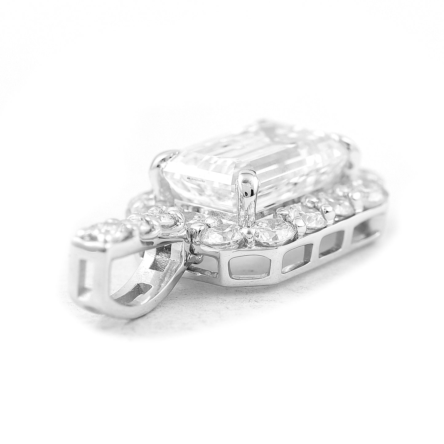 2.57 Carats Lab Grown Diamond 14K Gold Pendant