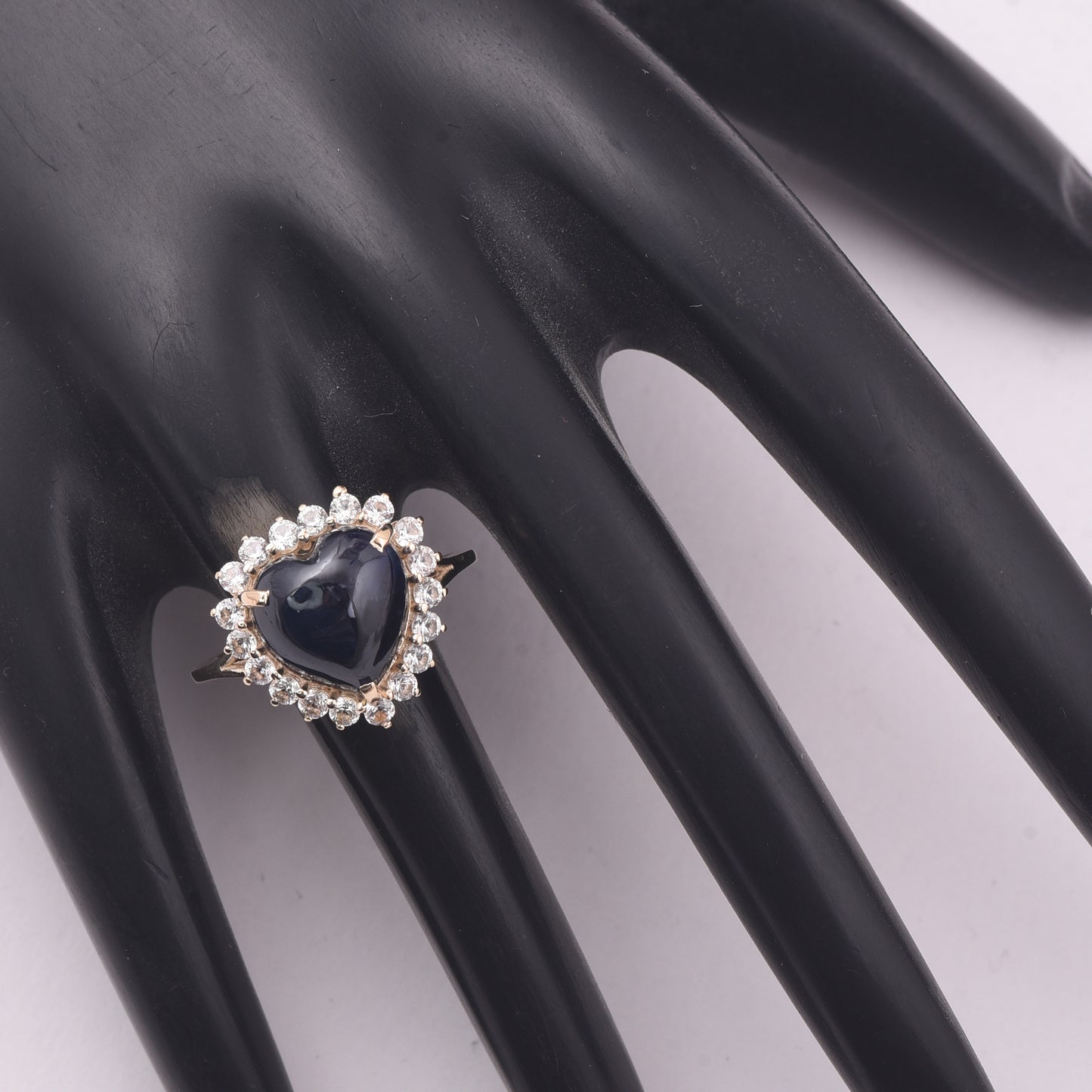 6.72 Ct Heart Sapphire 9K Gold Ring