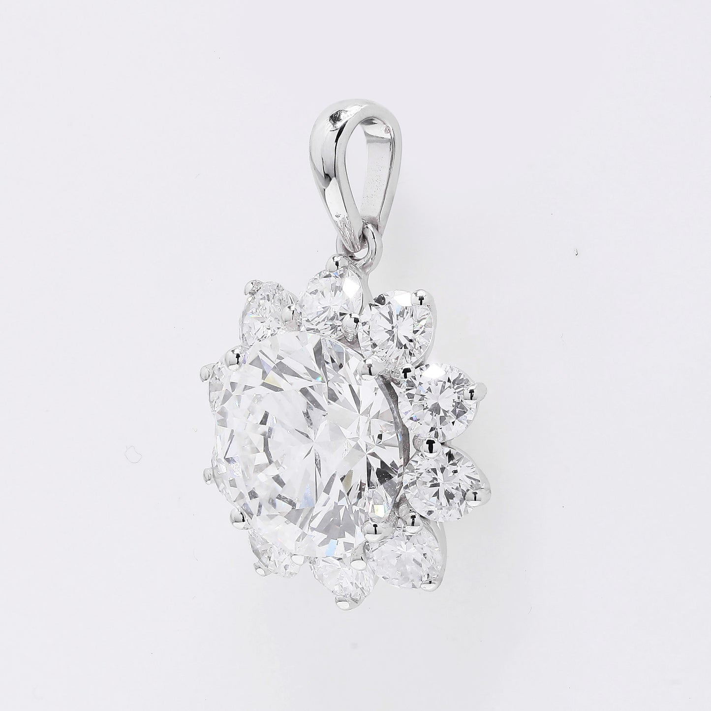 5.47 Ct Round Brilliant Lab Grown Diamond 14K Gold Pendant