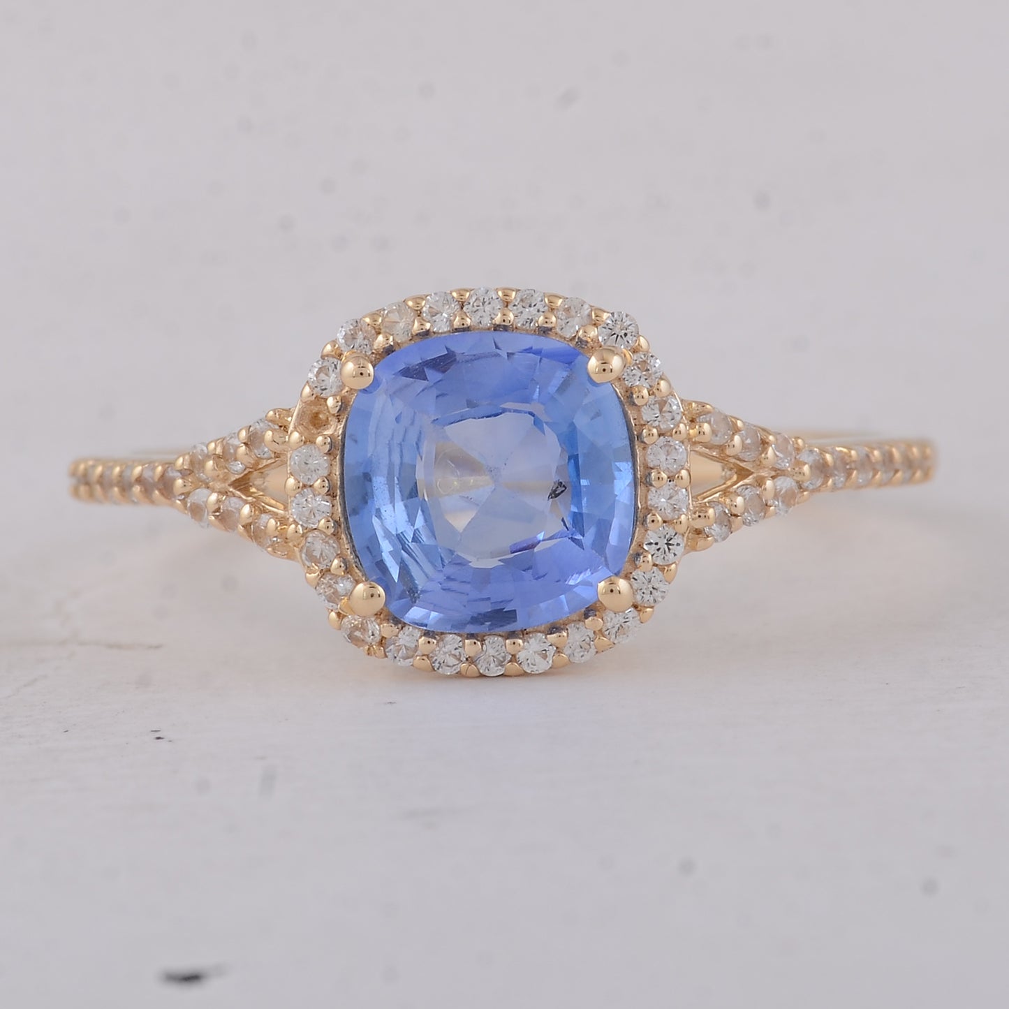 1.58 Ct Cushion Sapphire 9K Gold Ring