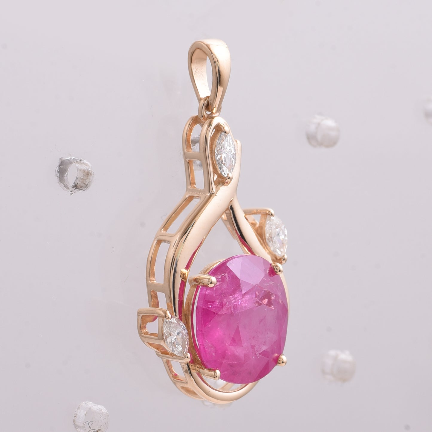 3.89 Ct Oval Mixed Cut Natural Ruby 14K Gold Pendant