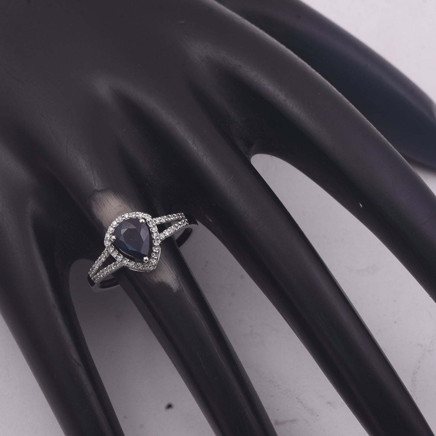 1.34 Ct Pear Mixed Cut Natural Sapphire 950 Platinum Ring