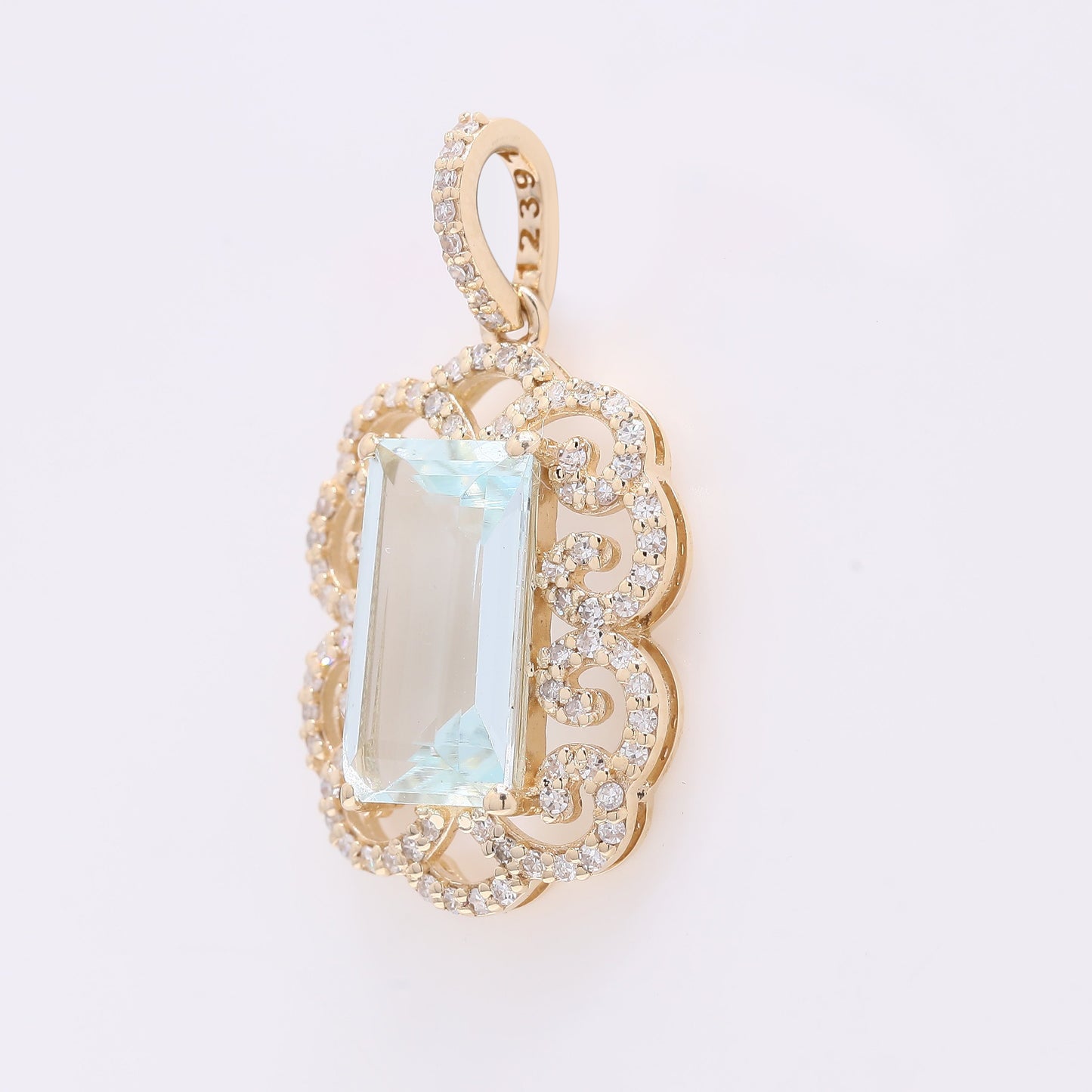 2.12 Ct Rectangle Mixed Cut Natural Aquamarine 14K Gold Pendant