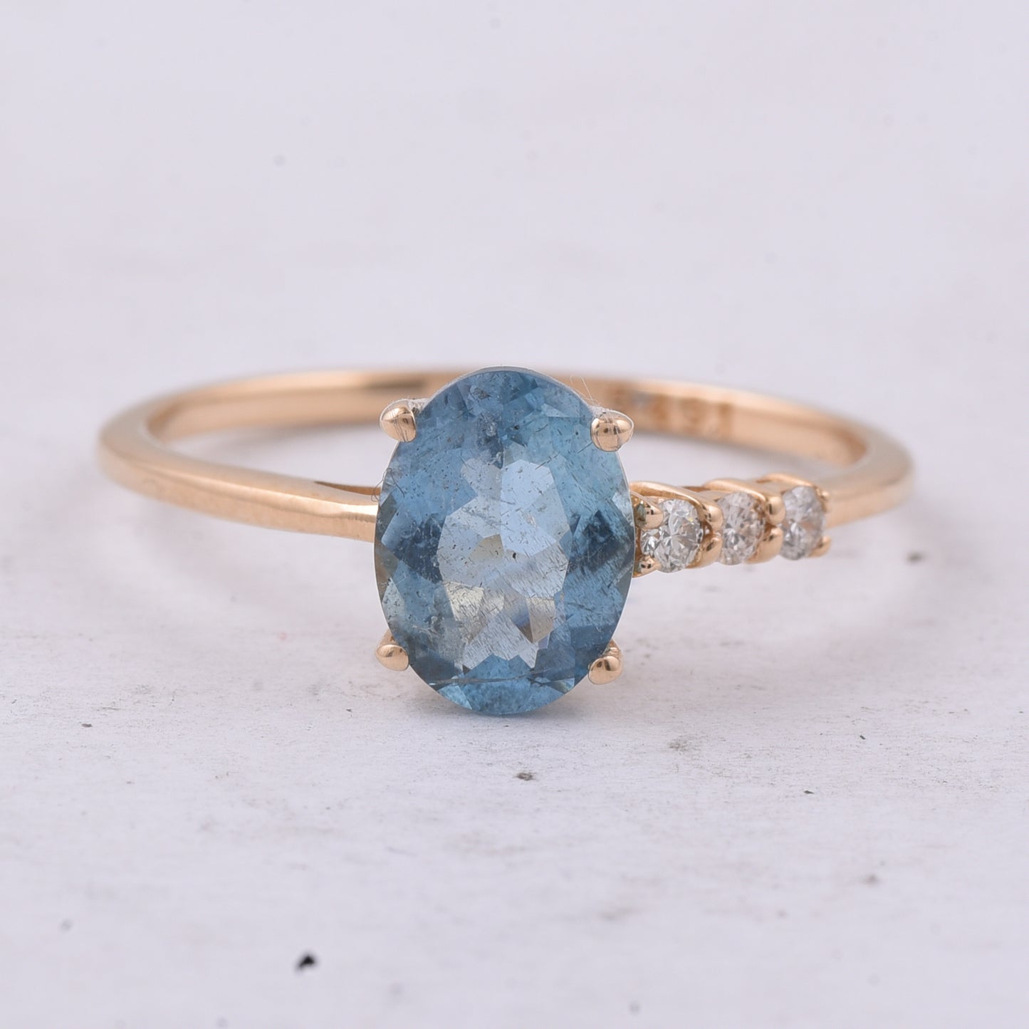 1.23 Ct Oval Natural Aquamarine 14K Gold Ring
