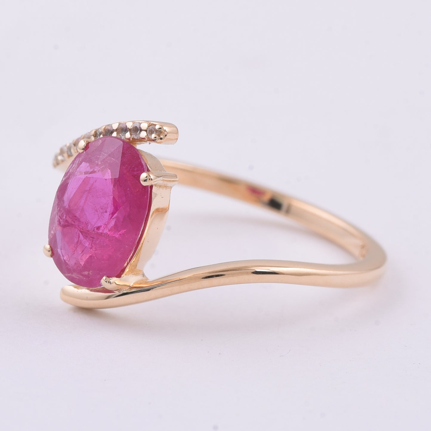 1.84 Ct Oval Natural Ruby 14K Gold Ring