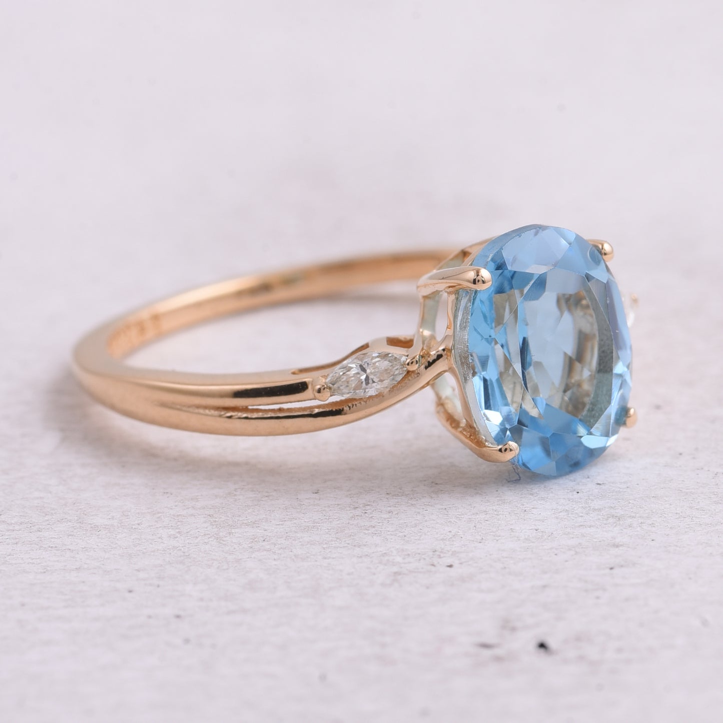 2.55 Ct Oval Natural Topaz 14K Gold Ring