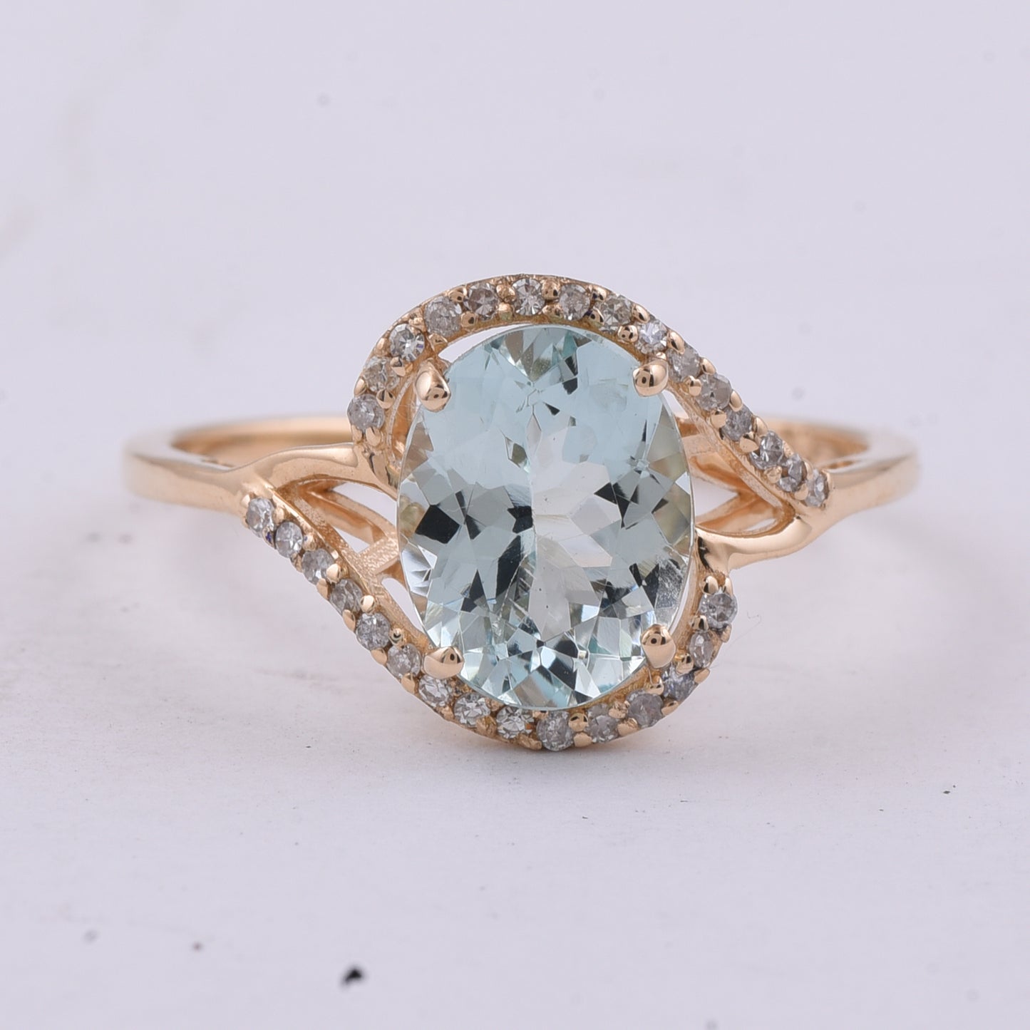 2.00 Ct Oval Natural Aquamarine 14K Gold Ring