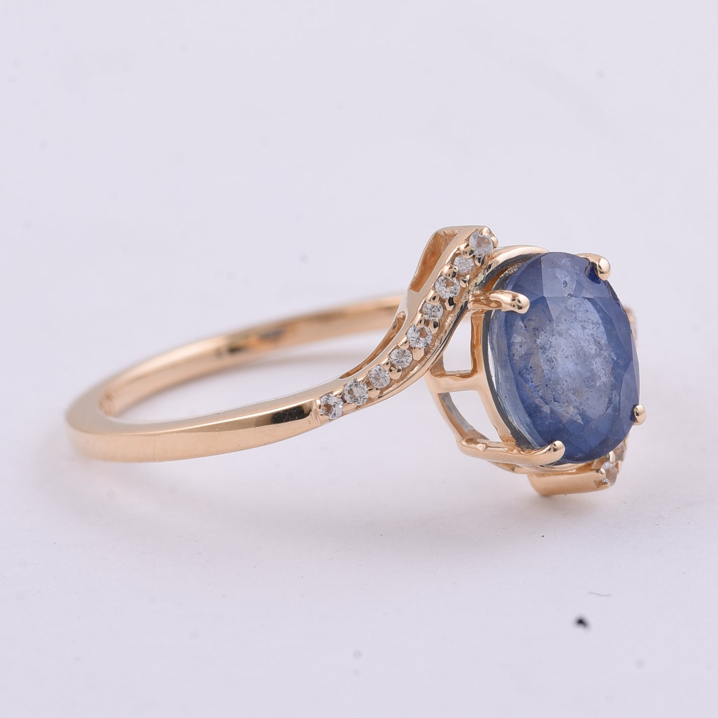 1.92 Ct Oval Natural Sapphire 14K Gold Ring