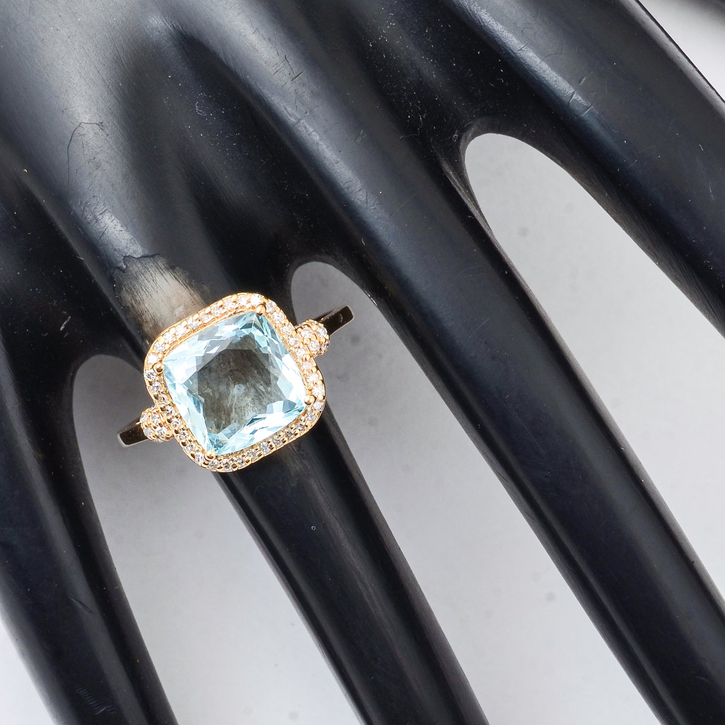 2.77 Ct Cushion Mixed Cut Natural Aquamarine 14K Gold Ring