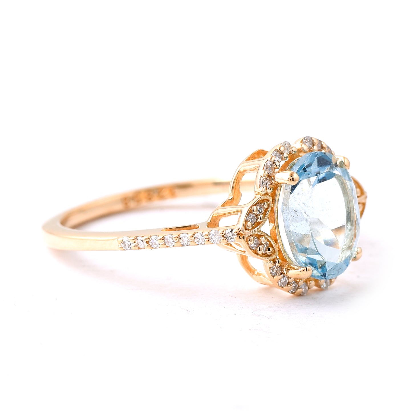 1.72 Ct Oval Mixed Cut Natural Aquamarine 14K Gold Ring