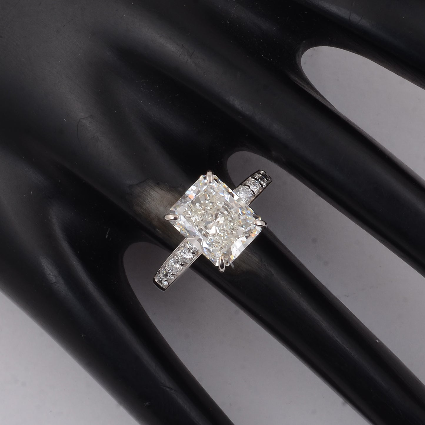 4.05 Carats Lab Grown Diamond 14K Gold Ring