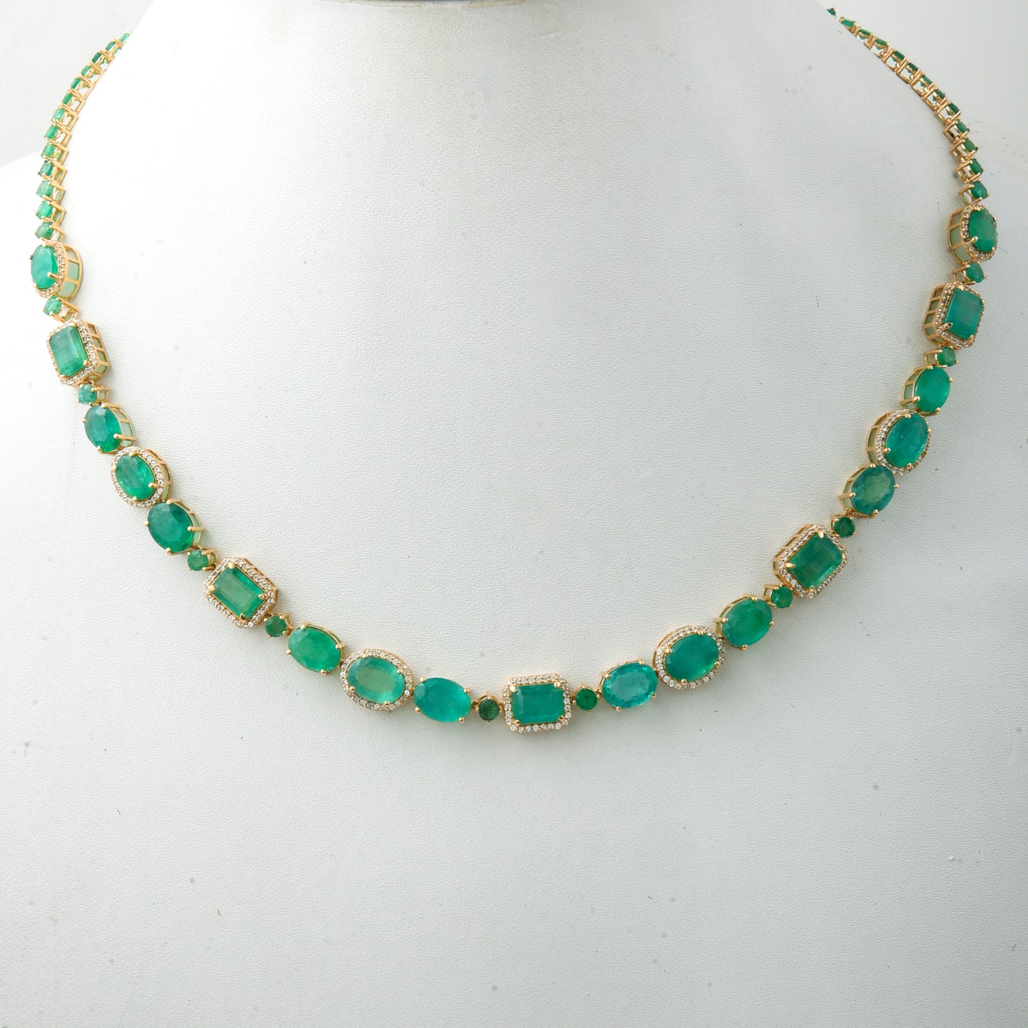 28.78 Ct Natural Emerald 14K Gold Necklace