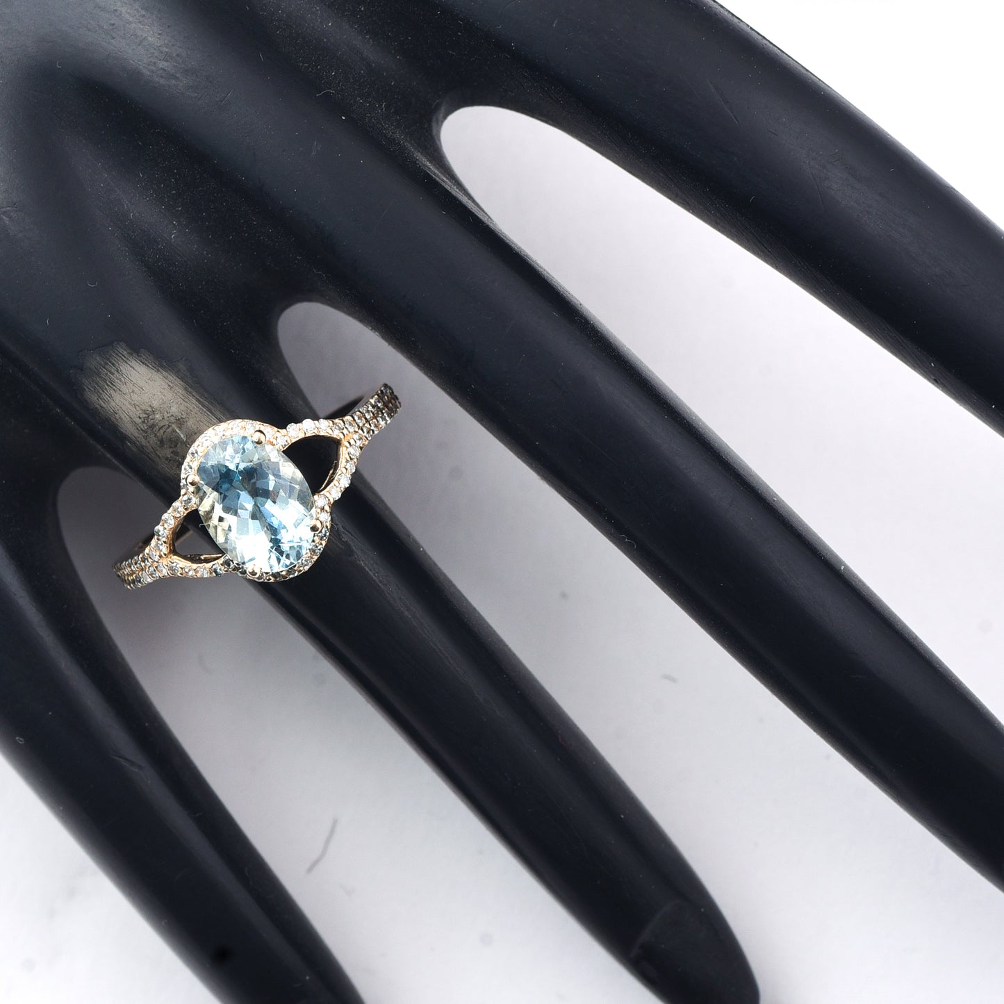 1.70 Ct Oval Mixed Cut Natural Aquamarine 14K Gold Ring