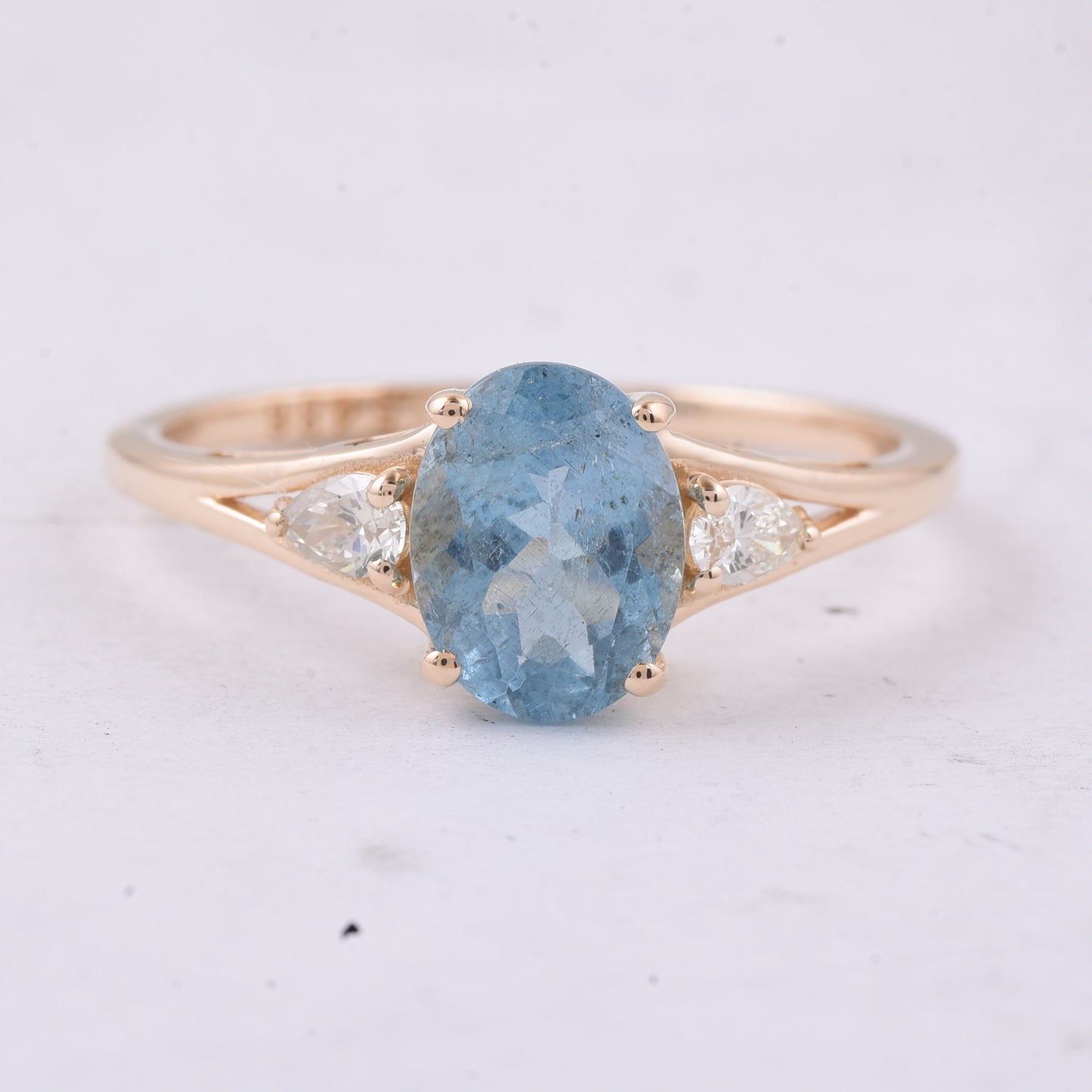 1.40 Ct Oval Natural Aquamarine 14K Gold Ring