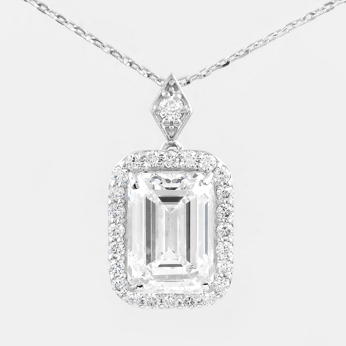 2.94 Carats Lab Grown Diamond 14K Gold Pendant