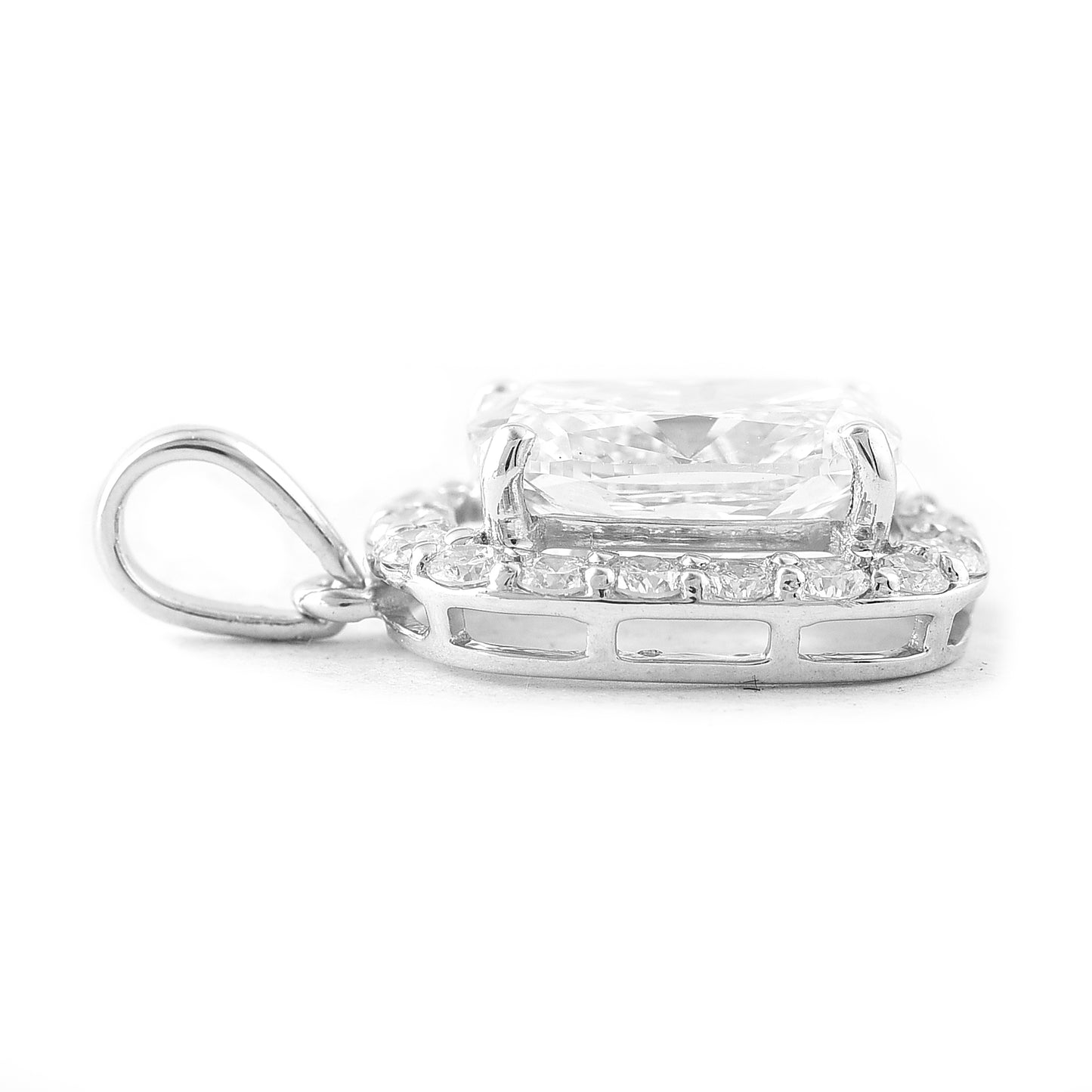 2.43 Carats Lab Grown Diamond 14K Gold Pendant