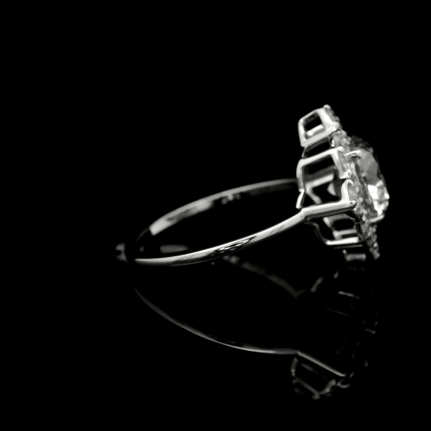2.61 Carats Lab Grown Diamond 14K Gold Ring
