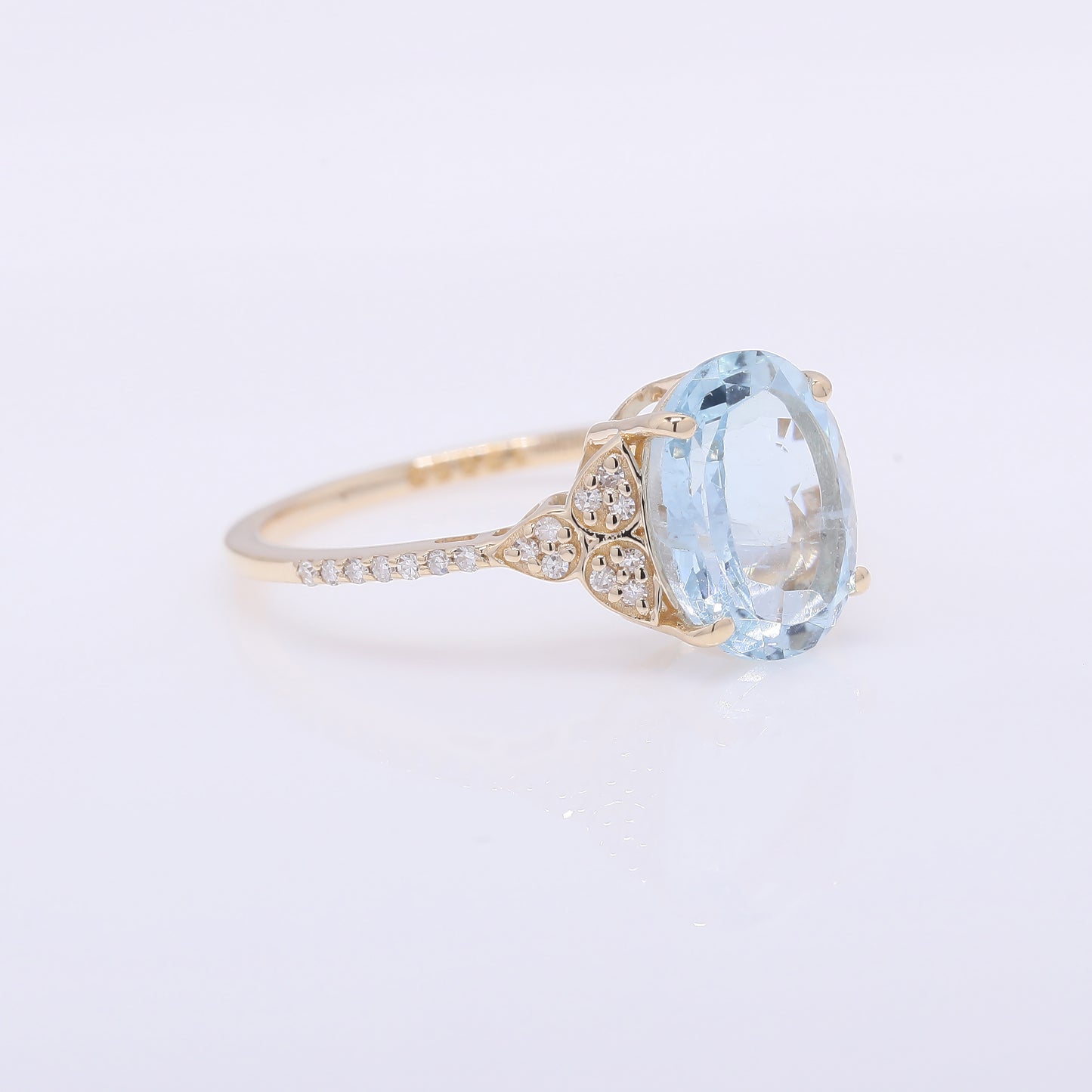 2.55 Ct Oval Mixed Cut Natural Aquamarine 14K Gold Ring
