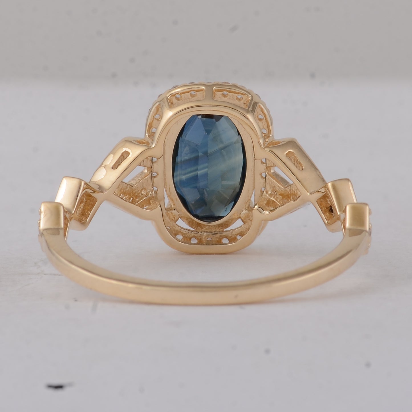 1.84 Ct Oval Sapphire 9K Gold Ring