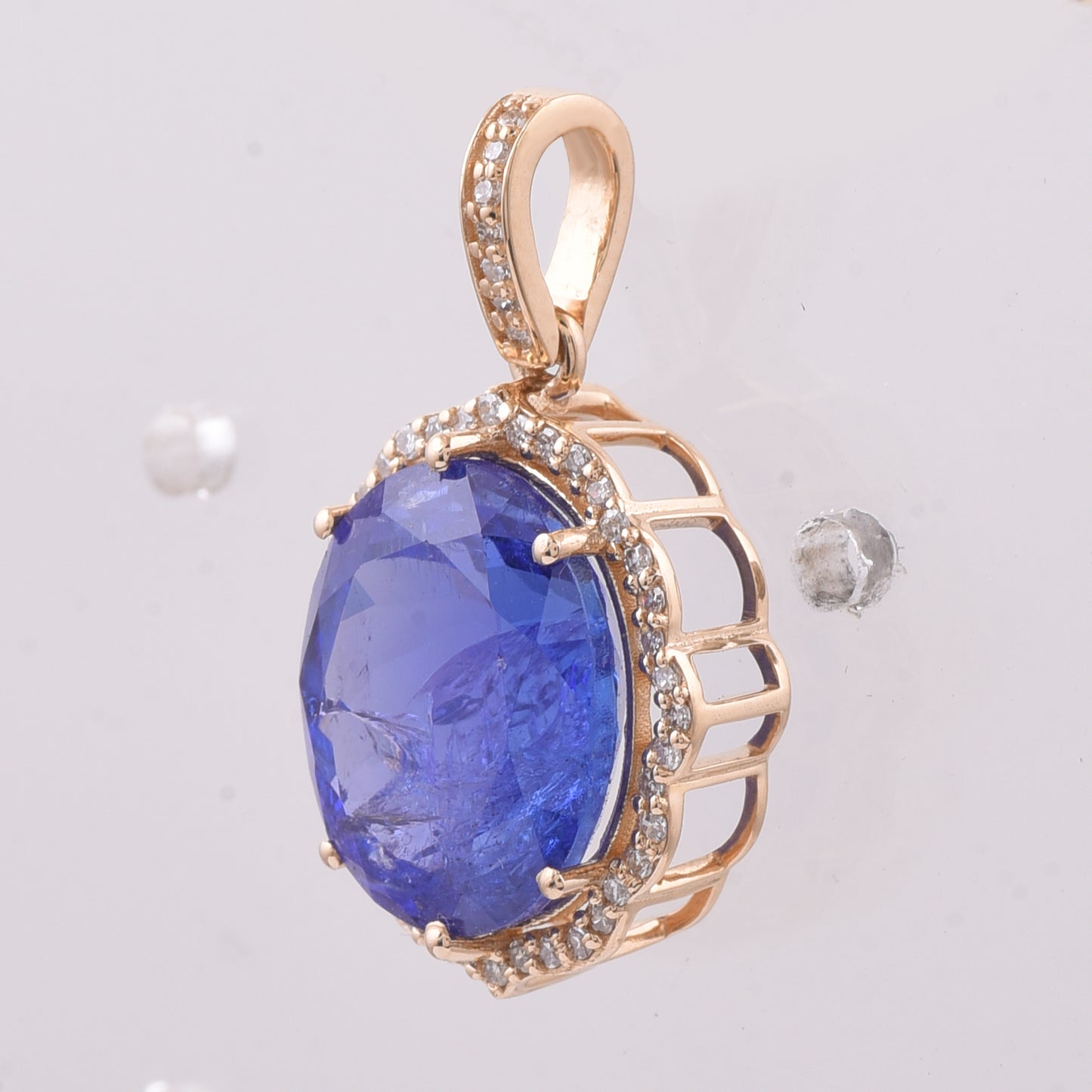6.28 Ct Oval Natural Tanzanite 14K Gold Pendant