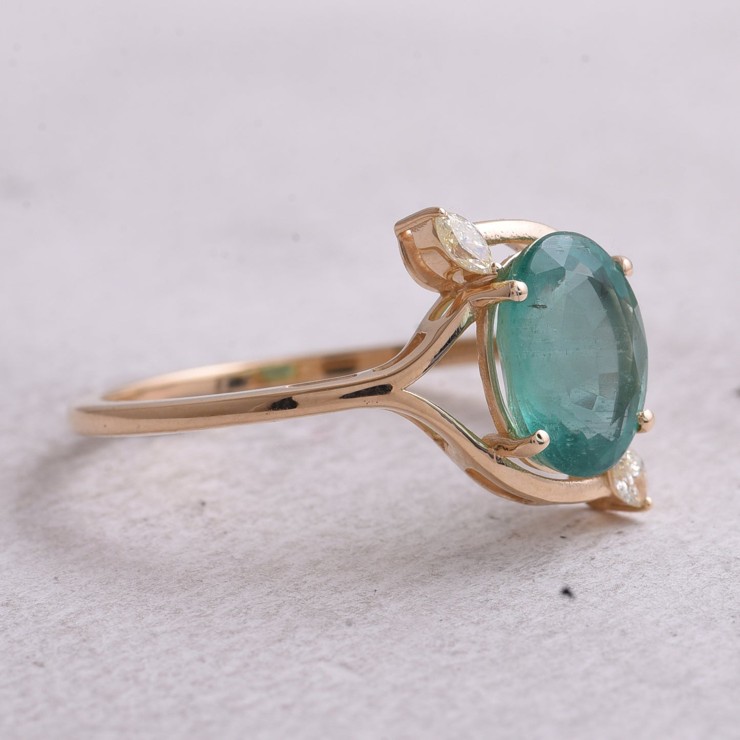 1.50 Ct Oval Natural Emerald 14K Gold Ring