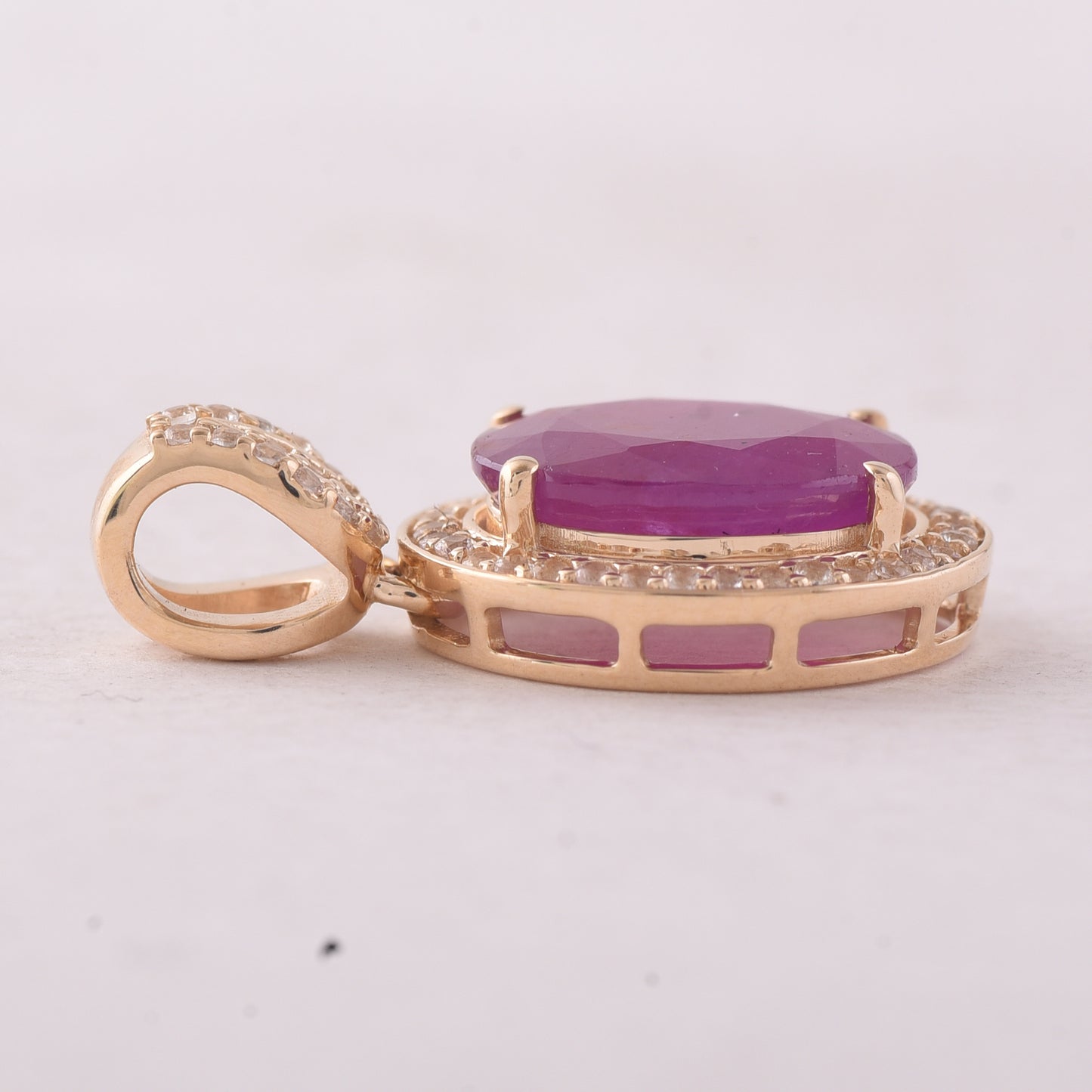 2.95 Ct Oval Ruby 9K Gold Pendant