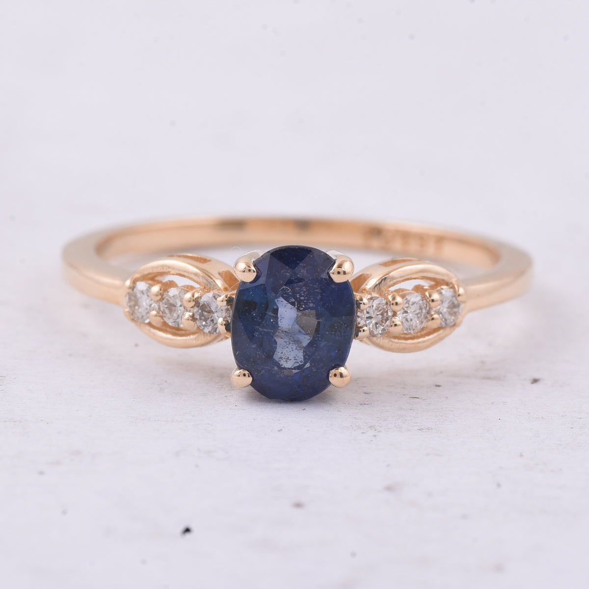 1.30 Ct Oval Natural Sapphire 14K Gold Ring