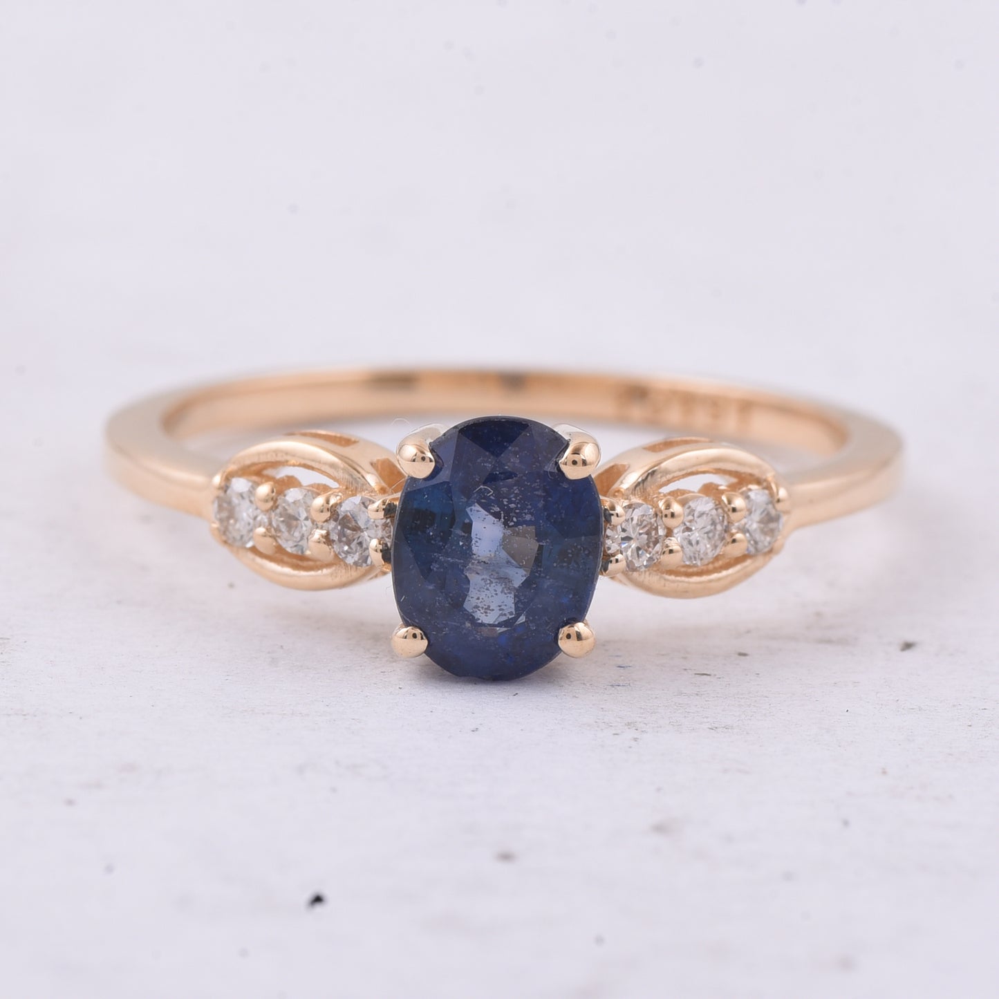 1.30 Ct Oval Natural Sapphire 14K Gold Ring